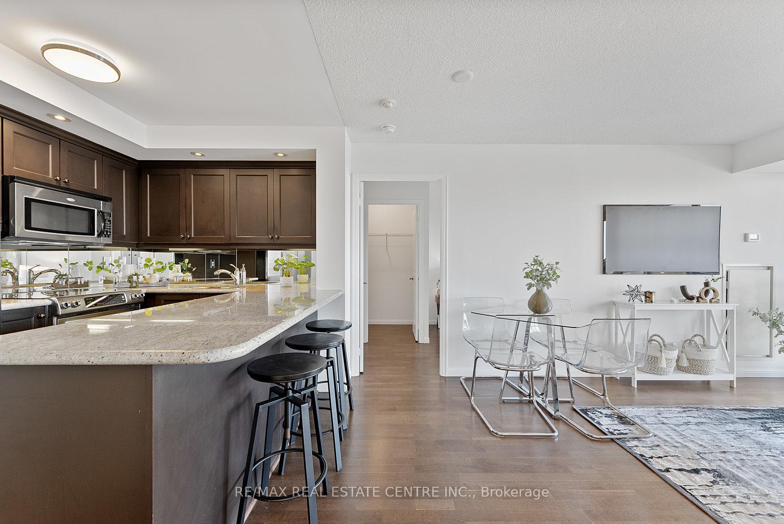 Photo 18 of Unit 1405, 900 Mount Pleasant Road, Toronto, Mount Pleasant West — HOMEH