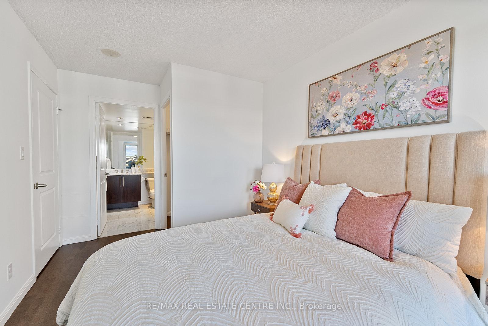 Photo 21 of Unit 1405, 900 Mount Pleasant Road, Toronto, Mount Pleasant West — HOMEH