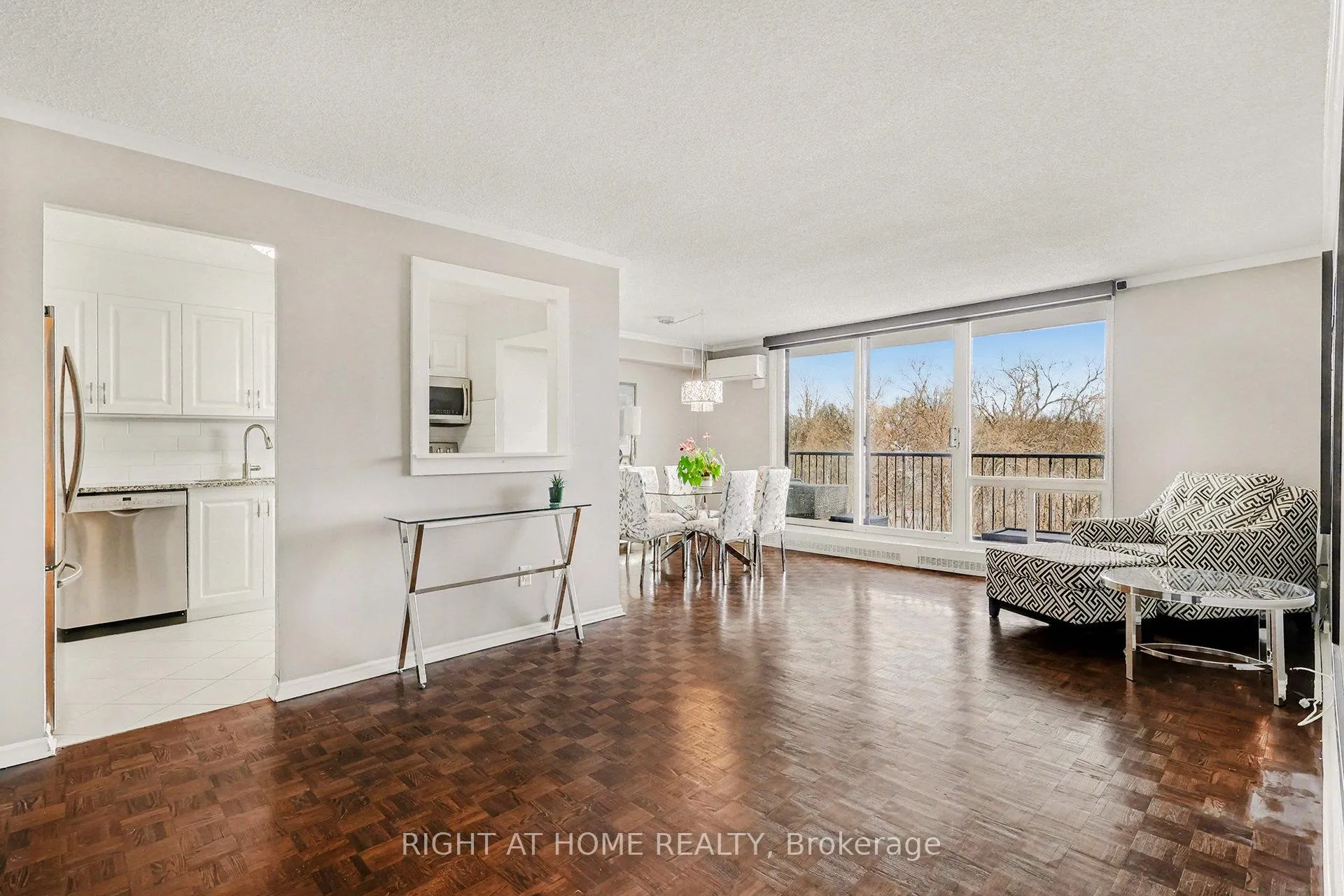 Photo 5 of Unit 306, 665 Bathgate Drive, Ottawa, Carson Meadows — HOMEH