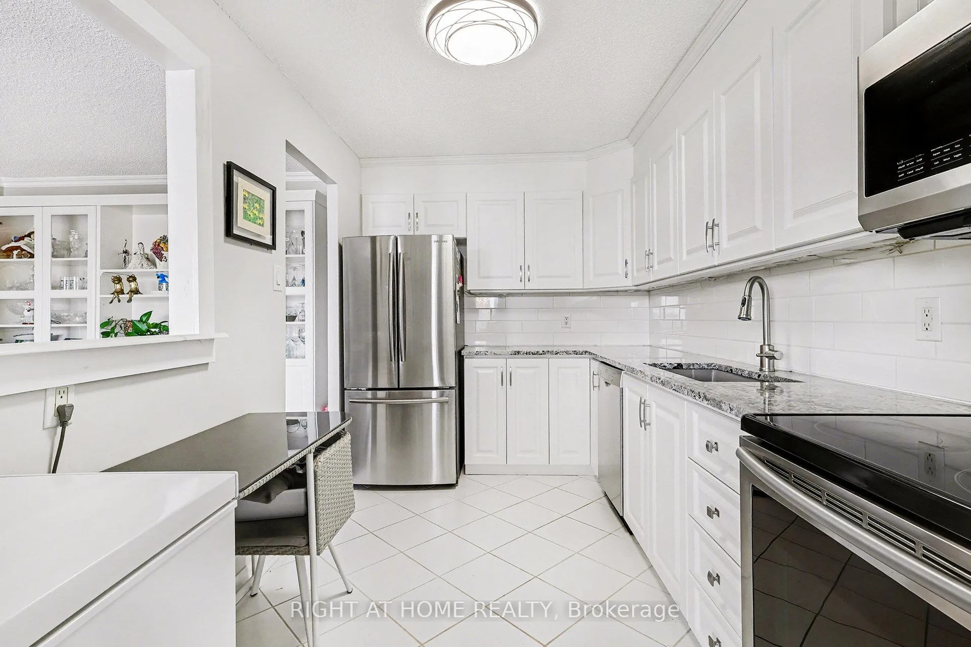 Photo 12 of Unit 306, 665 Bathgate Drive, Ottawa, Carson Meadows — HOMEH