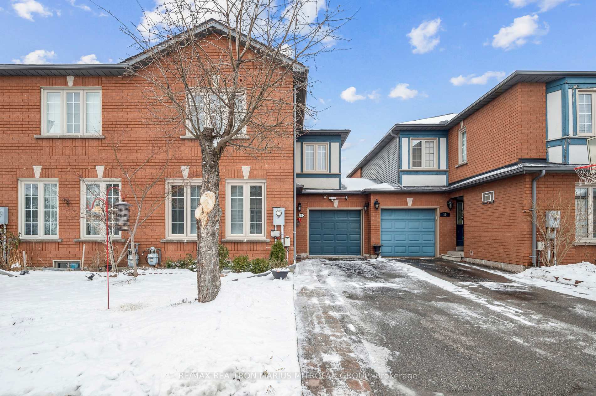 Front of 8 Louana Crescent