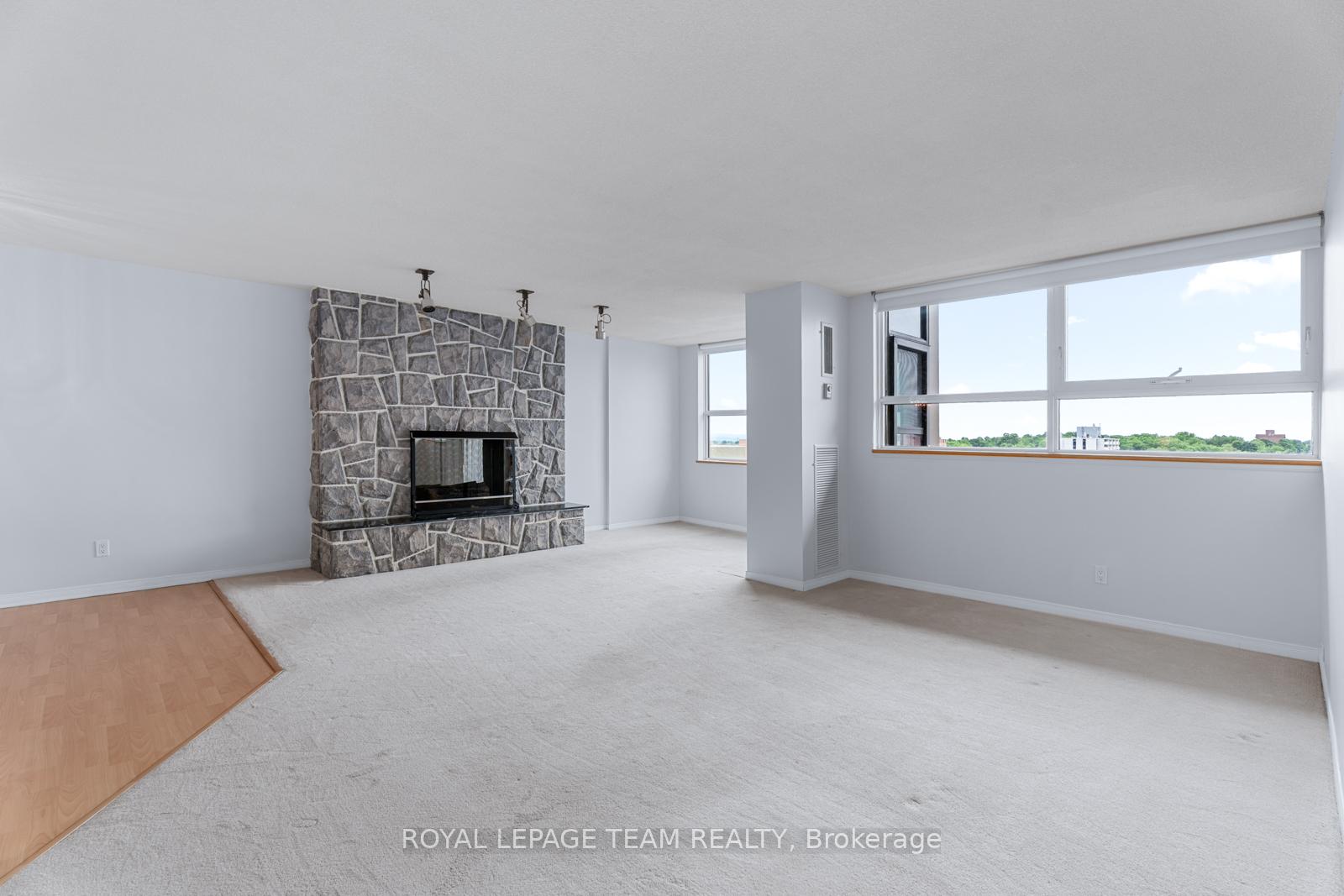 Photo 3 of Unit PH9, 555 Brittany Drive, Ottawa, Viscount Alexander Park — HOMEH