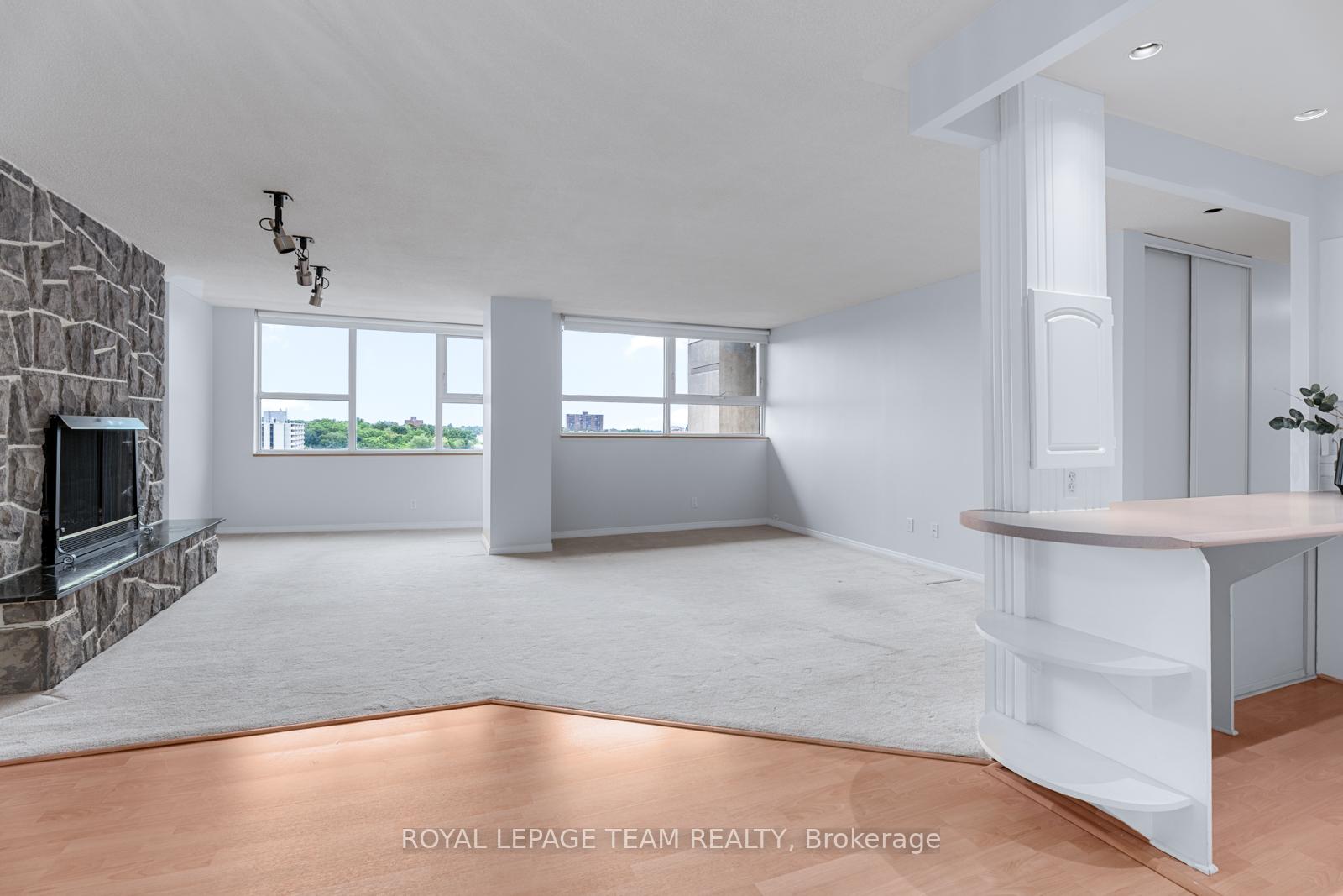 Photo 4 of Unit PH9, 555 Brittany Drive, Ottawa, Viscount Alexander Park — HOMEH
