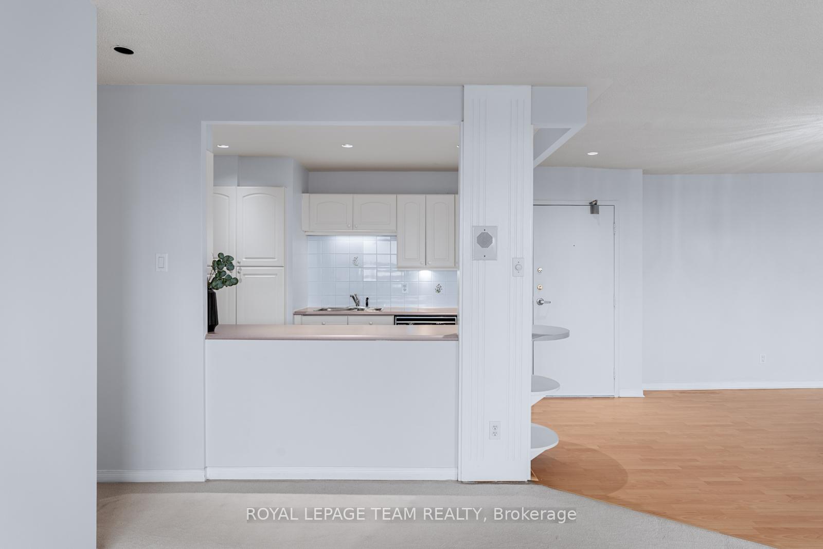 Photo 9 of Unit PH9, 555 Brittany Drive, Ottawa, Viscount Alexander Park — HOMEH
