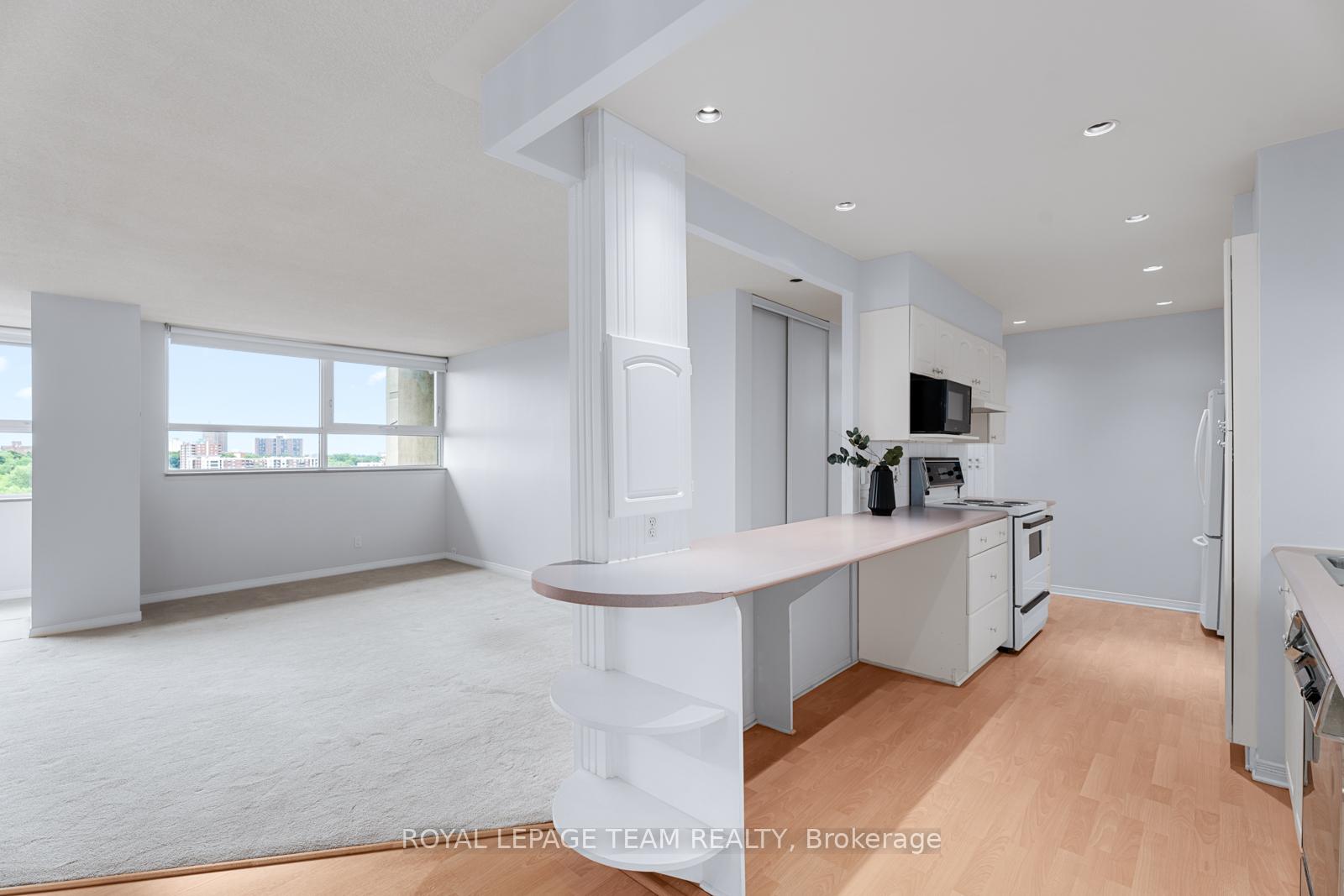 Photo 11 of Unit PH9, 555 Brittany Drive, Ottawa, Viscount Alexander Park — HOMEH