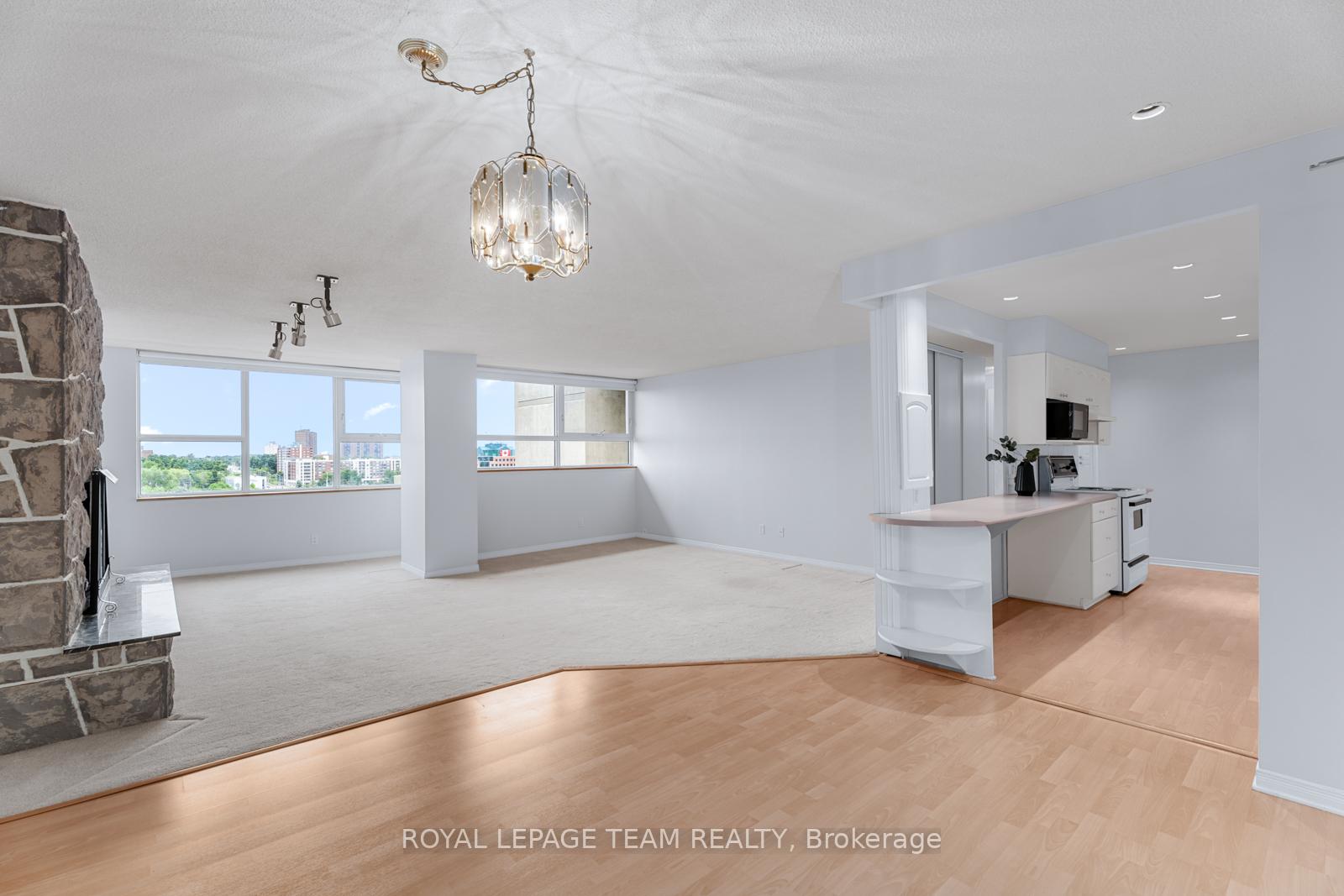 Photo 12 of Unit PH9, 555 Brittany Drive, Ottawa, Viscount Alexander Park — HOMEH