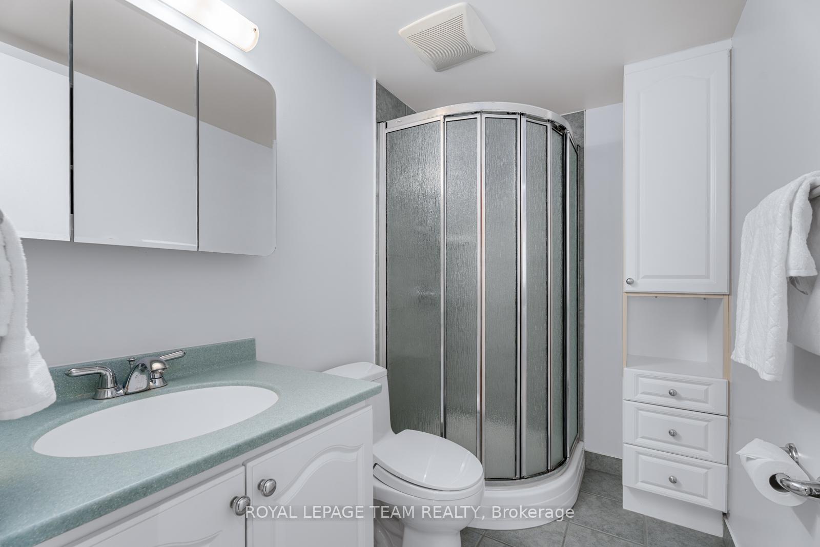 Photo 19 of Unit PH9, 555 Brittany Drive, Ottawa, Viscount Alexander Park — HOMEH