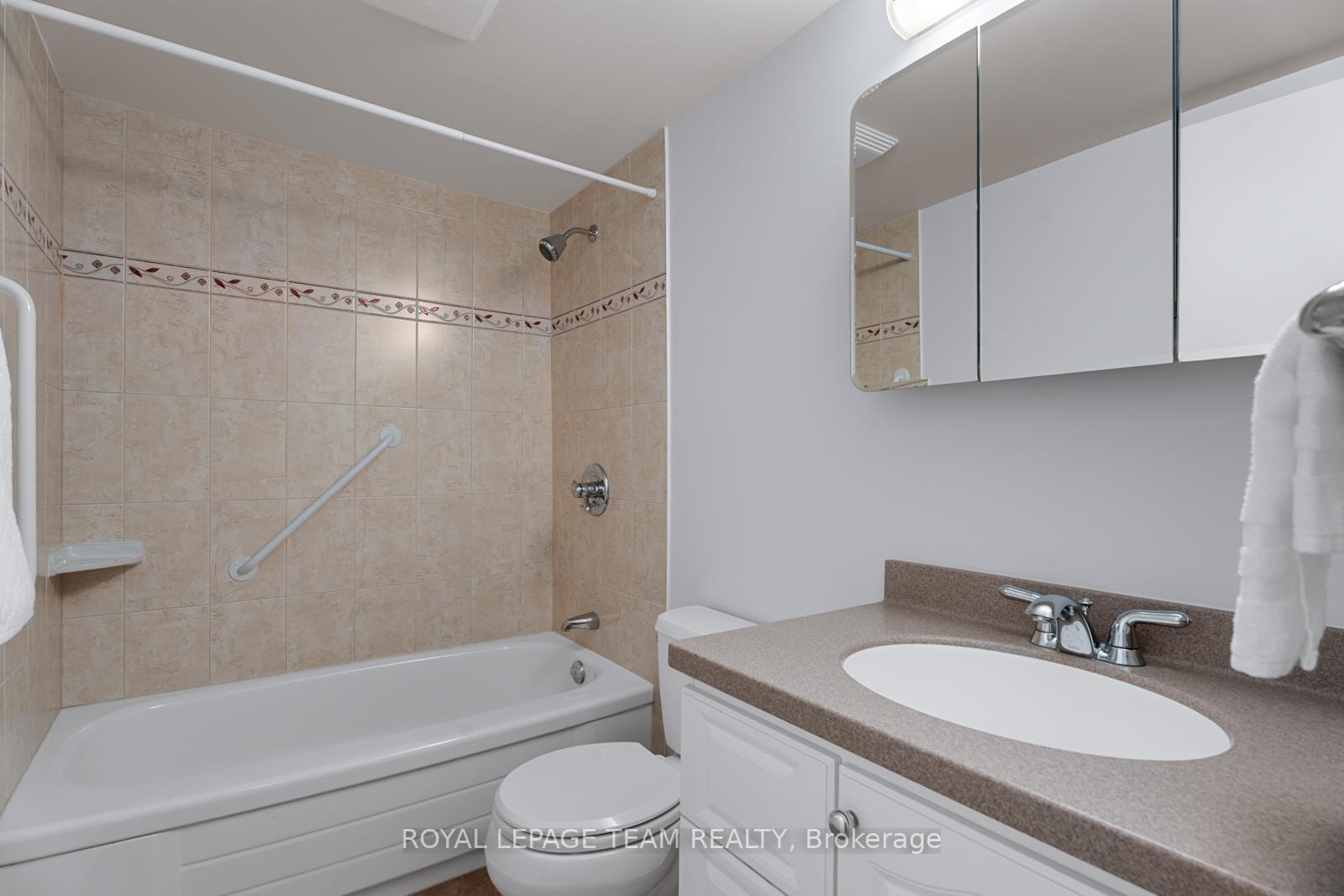 Photo 23 of Unit PH9, 555 Brittany Drive, Ottawa, Viscount Alexander Park — HOMEH