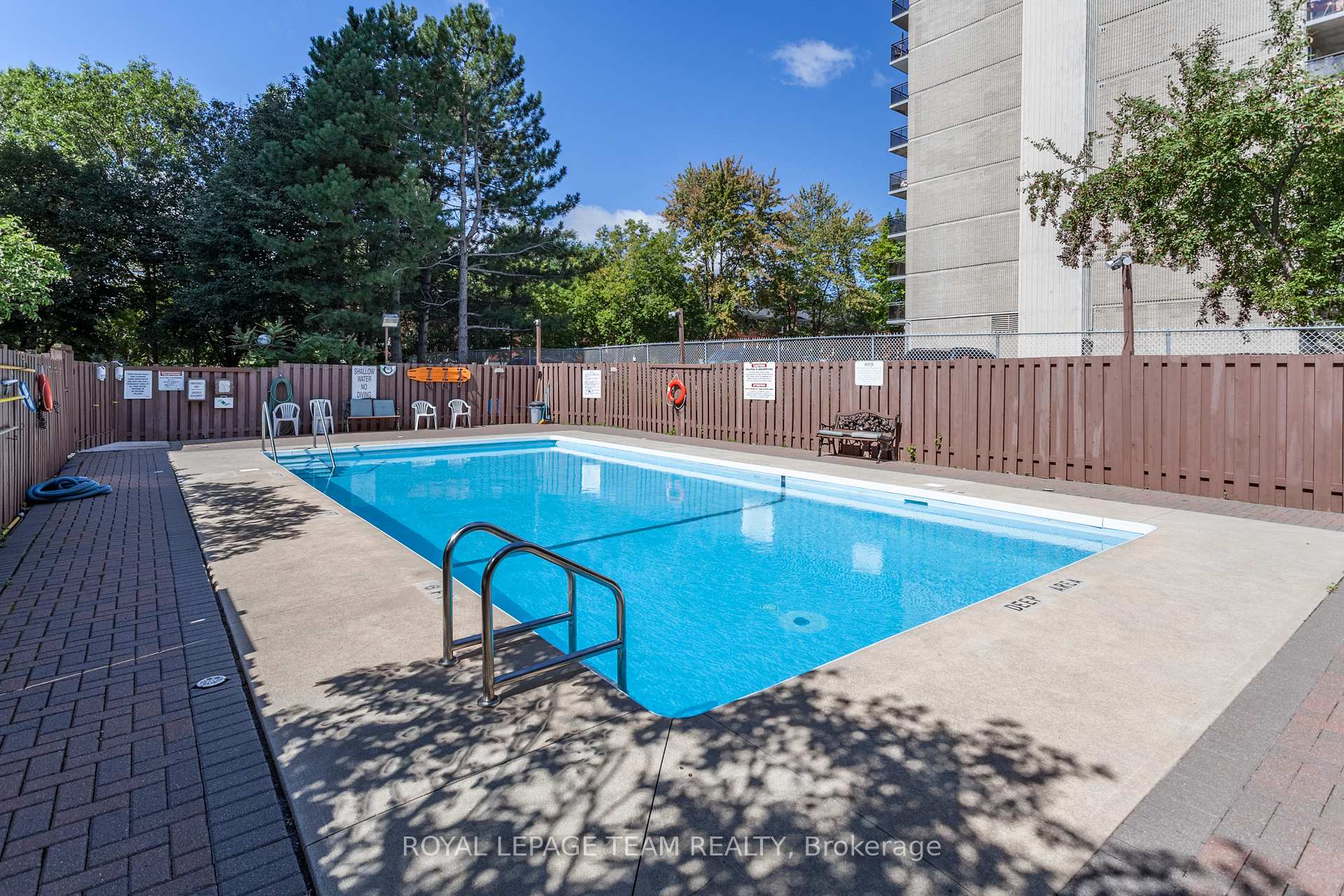 Photo 24 of Unit PH9, 555 Brittany Drive, Ottawa, Viscount Alexander Park — HOMEH
