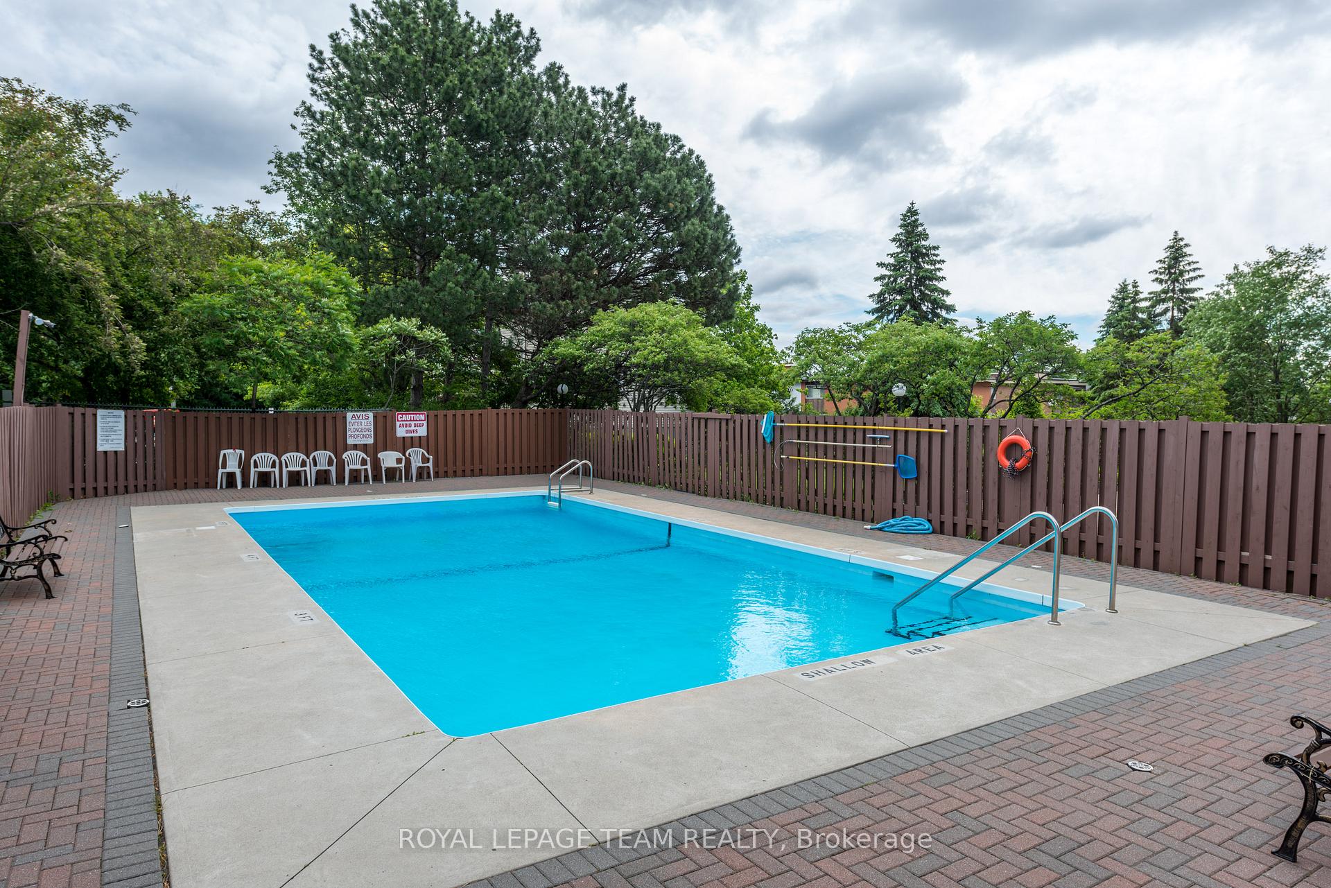 Photo 25 of Unit PH9, 555 Brittany Drive, Ottawa, Viscount Alexander Park — HOMEH