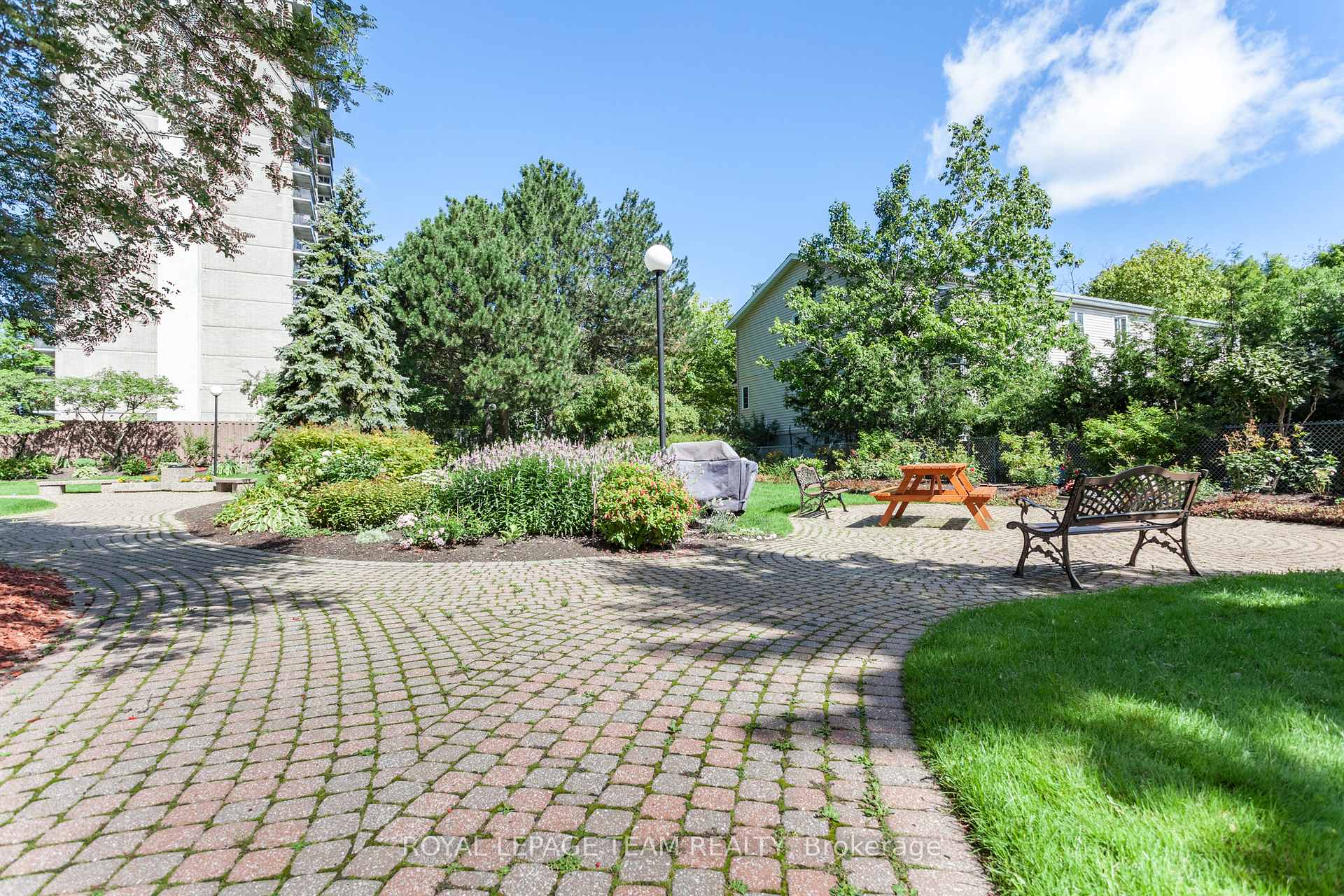 Photo 26 of Unit PH9, 555 Brittany Drive, Ottawa, Viscount Alexander Park — HOMEH