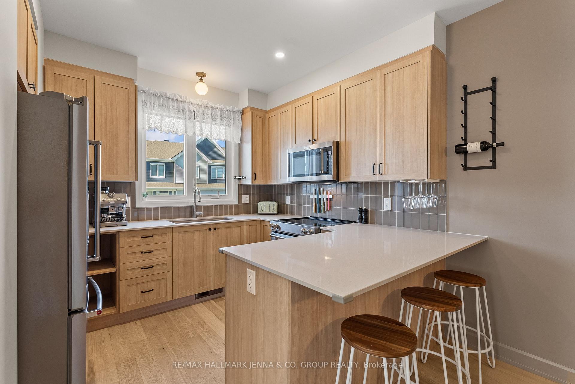 Photo 11 of 169 Beebalm Crescent, Ottawa, Barrhaven - Half Moon Bay — HOMEH