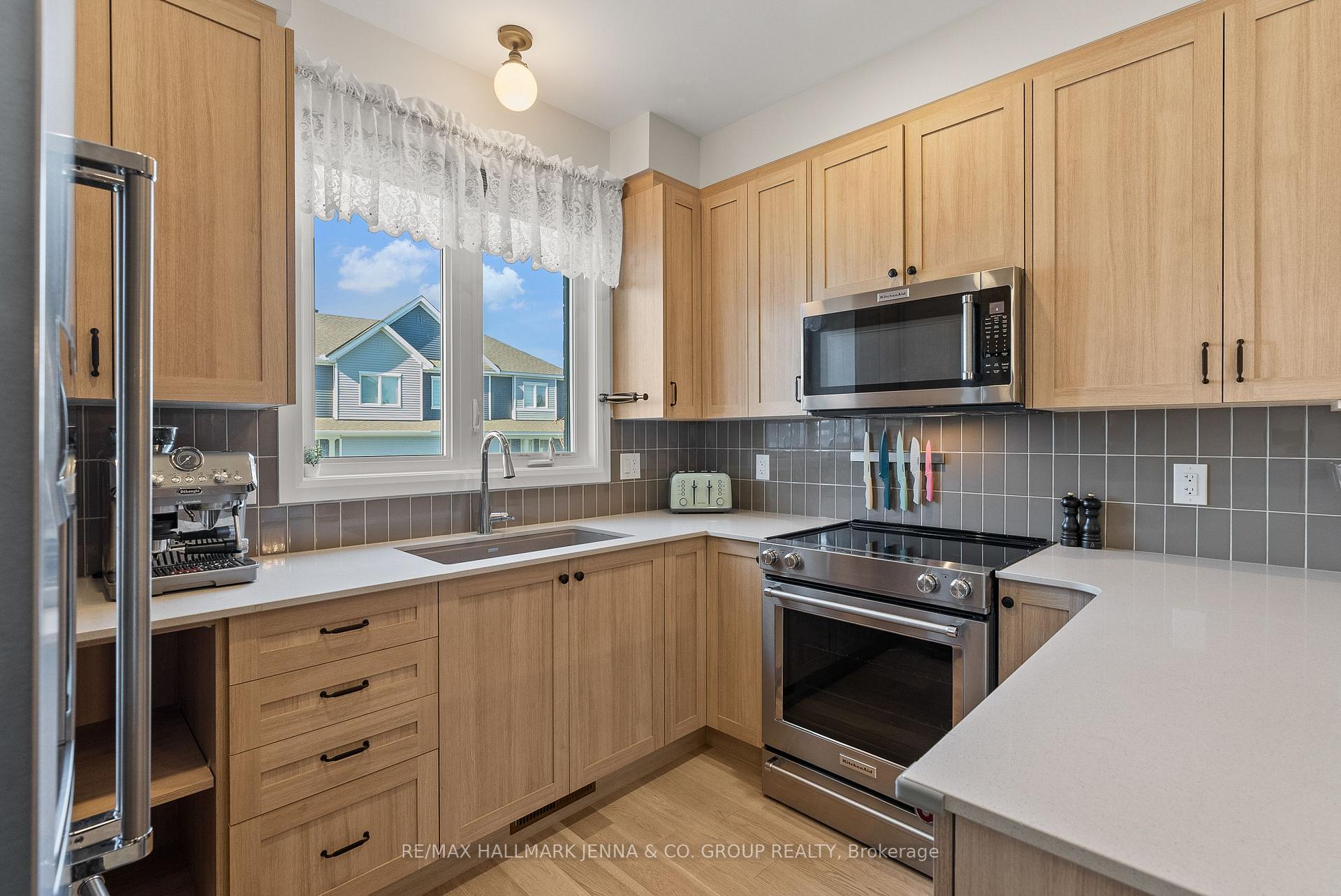 Photo 13 of 169 Beebalm Crescent, Ottawa, Barrhaven - Half Moon Bay — HOMEH
