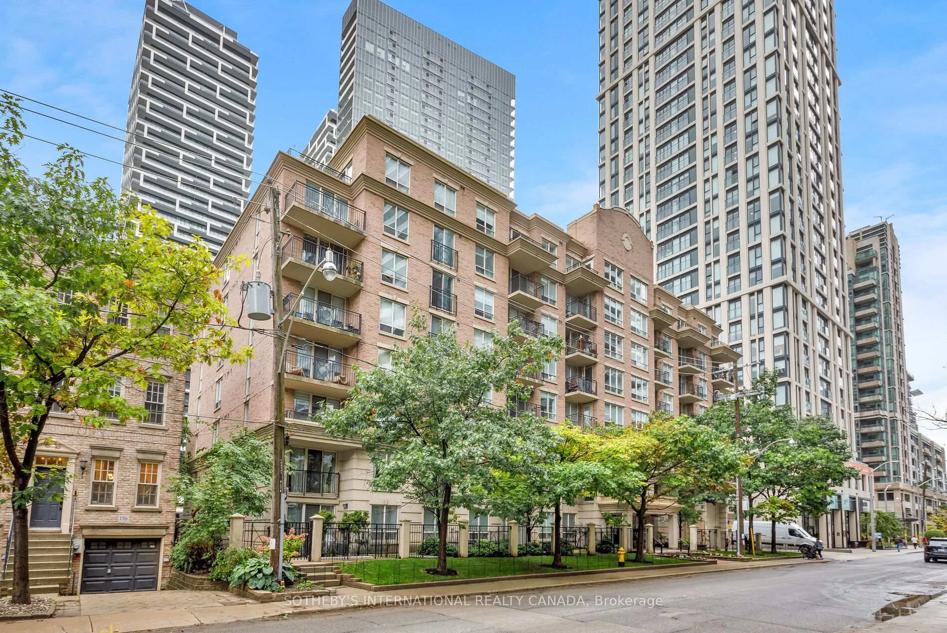 Photo 1 of Unit 301, 188 Redpath Avenue, Toronto, Mount Pleasant West — HOMEH