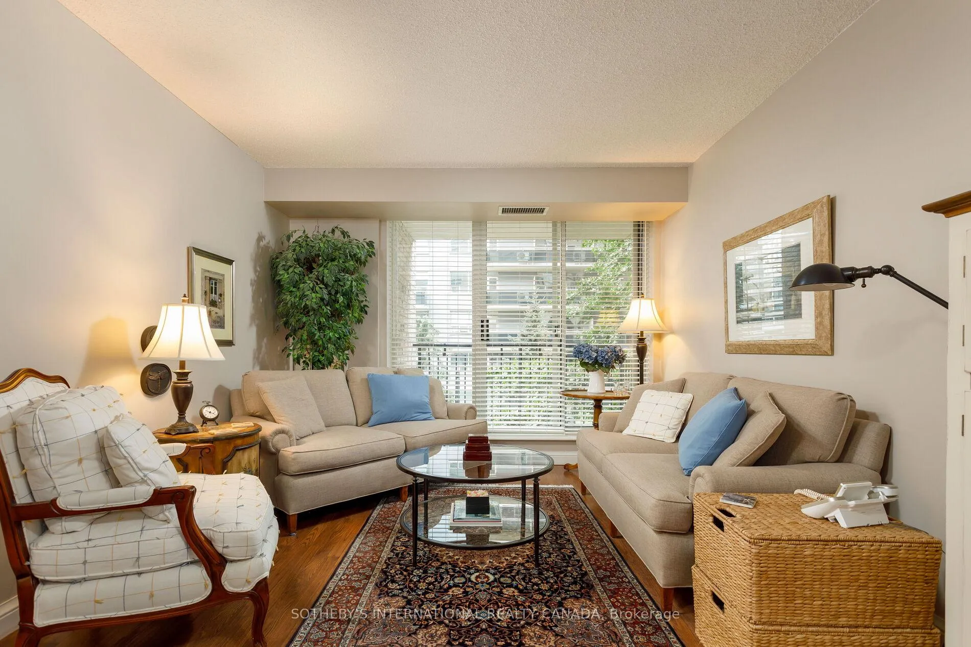 Photo 4 of Unit 301, 188 Redpath Avenue, Toronto, Mount Pleasant West — HOMEH
