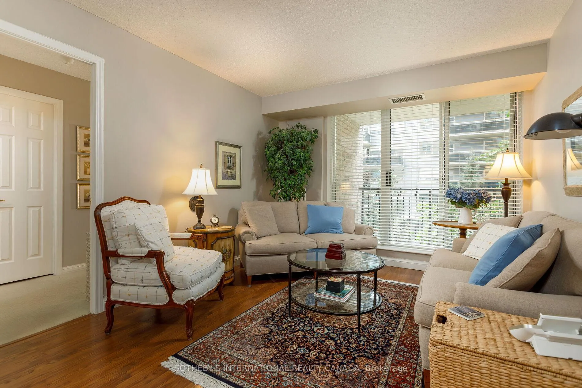 Photo 6 of Unit 301, 188 Redpath Avenue, Toronto, Mount Pleasant West — HOMEH