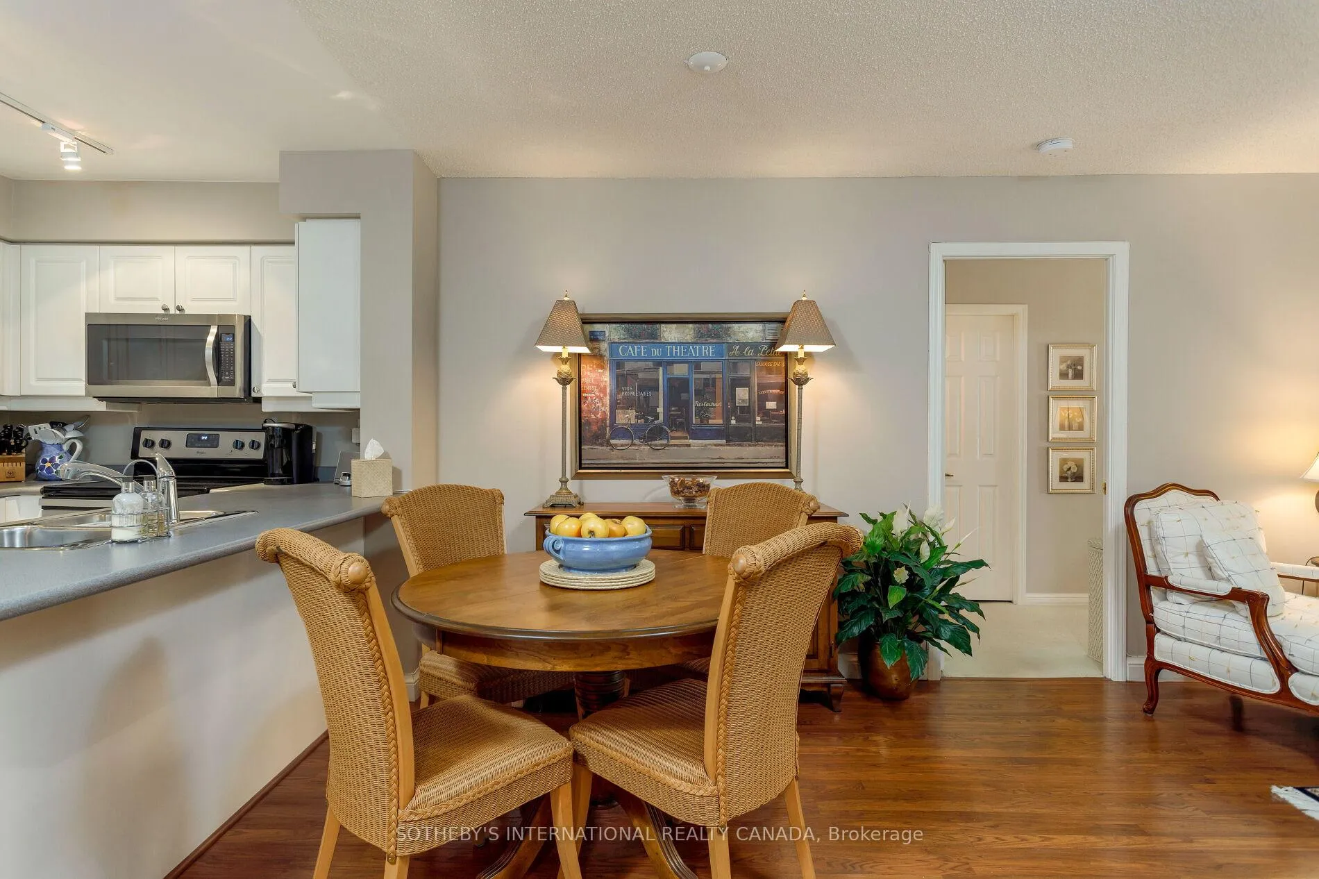 Photo 12 of Unit 301, 188 Redpath Avenue, Toronto, Mount Pleasant West — HOMEH