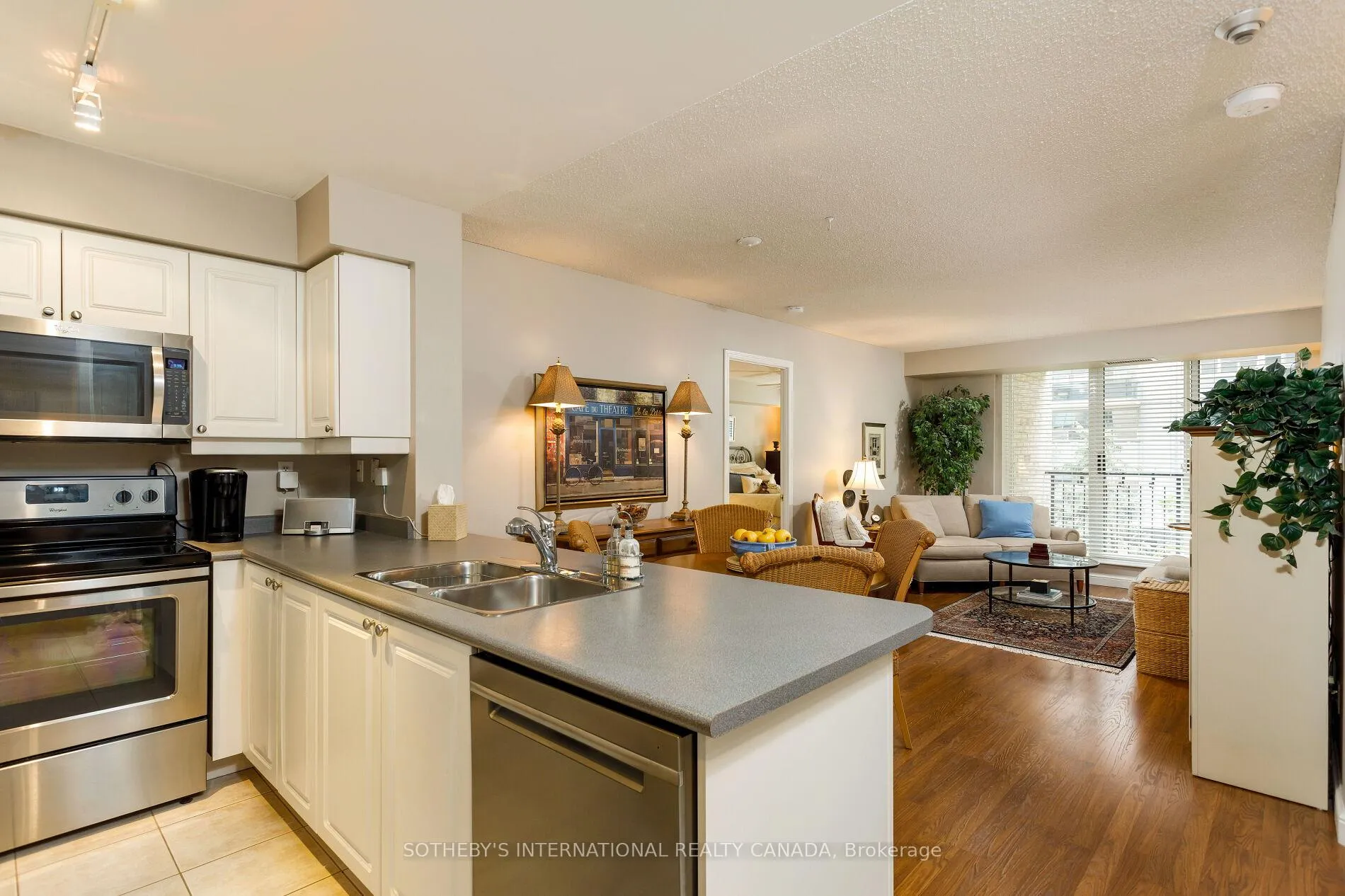Photo 13 of Unit 301, 188 Redpath Avenue, Toronto, Mount Pleasant West — HOMEH