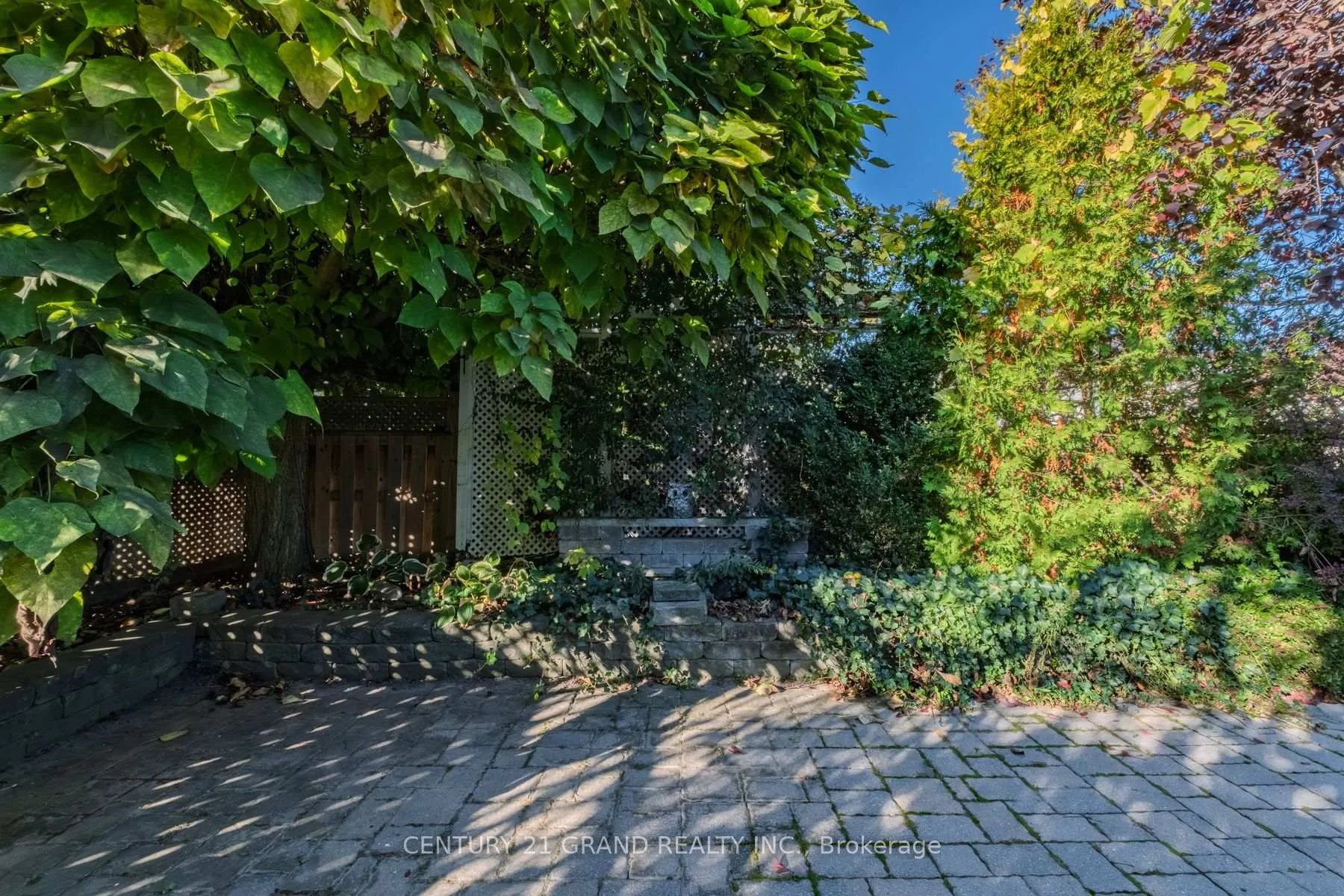 Photo 9 of 72 Hunter Way, Brantford, Shellard Lane — HOMEH