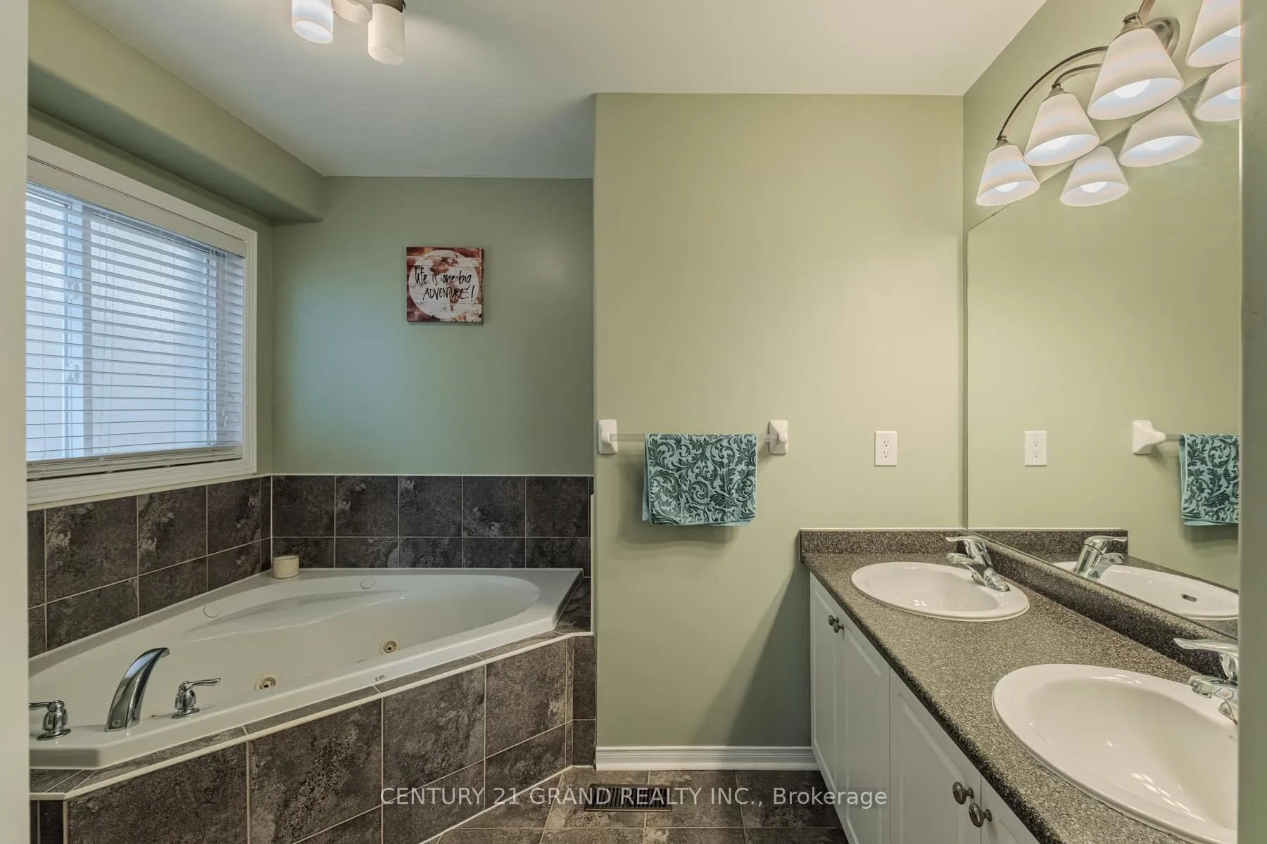 Photo 28 of 72 Hunter Way, Brantford, Shellard Lane — HOMEH