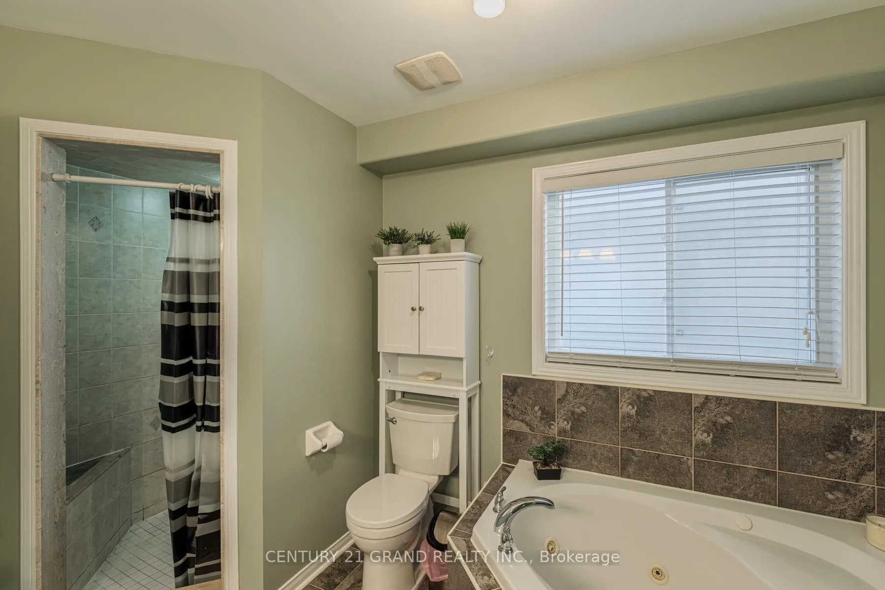Photo 29 of 72 Hunter Way, Brantford, Shellard Lane — HOMEH