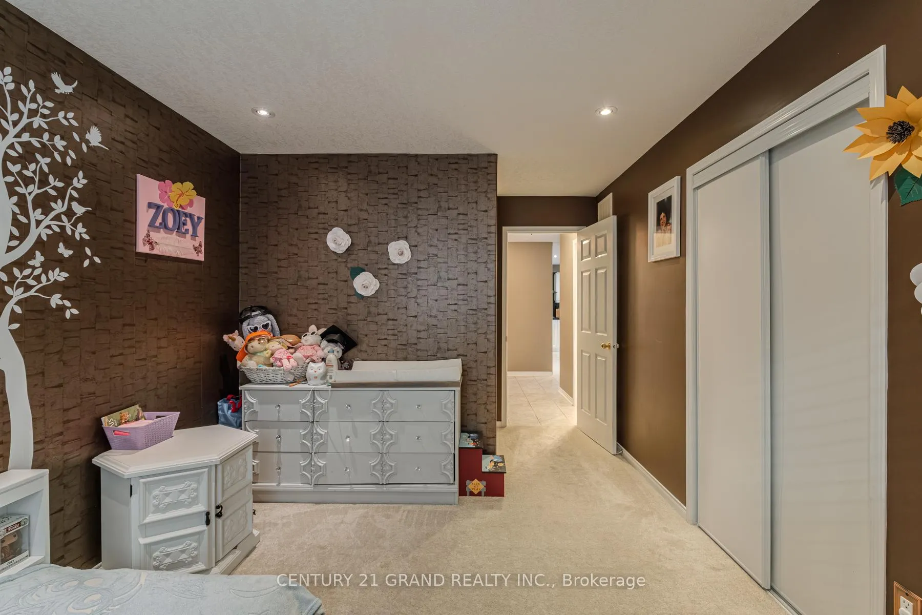 Photo 32 of 72 Hunter Way, Brantford, Shellard Lane — HOMEH