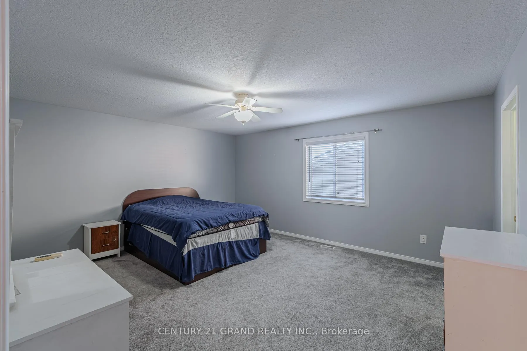 Photo 40 of 72 Hunter Way, Brantford, Shellard Lane — HOMEH