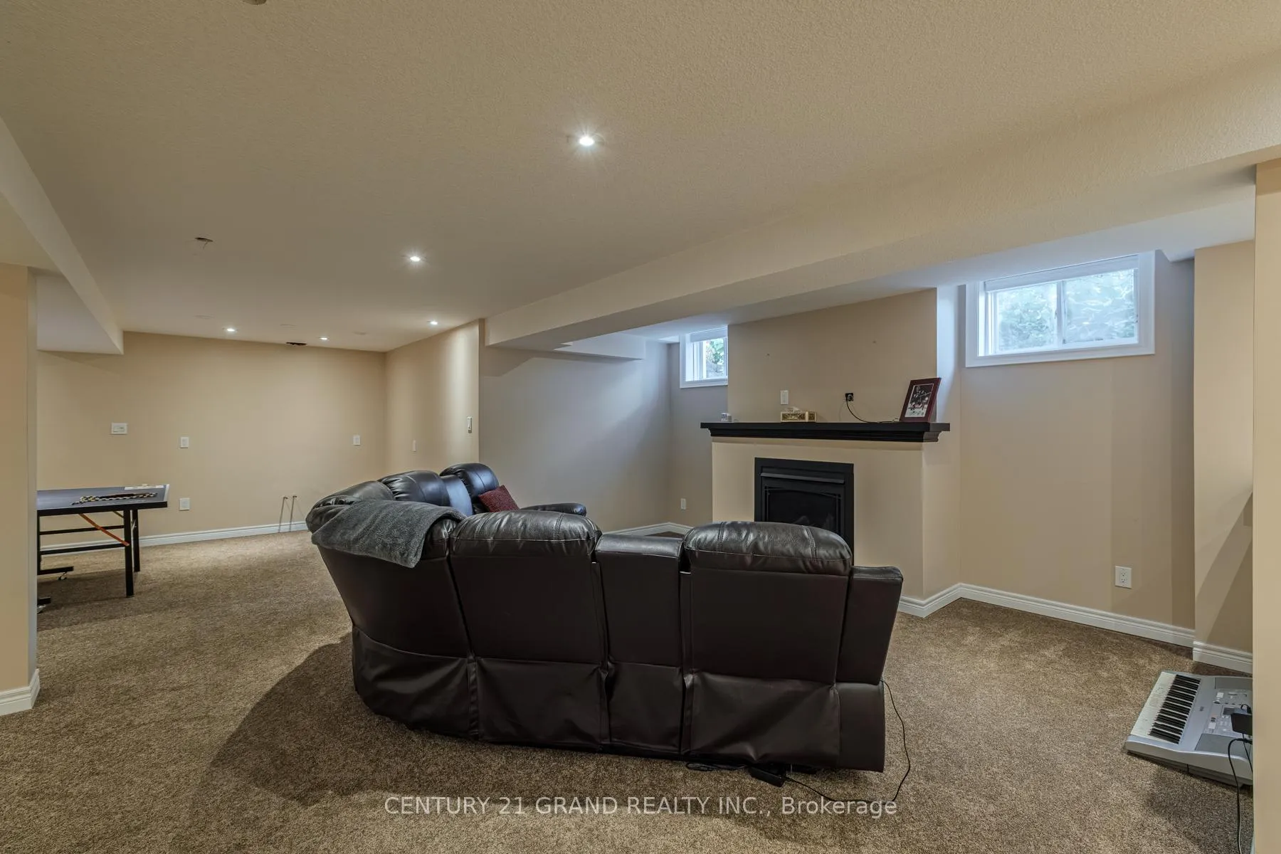 Photo 48 of 72 Hunter Way, Brantford, Shellard Lane — HOMEH