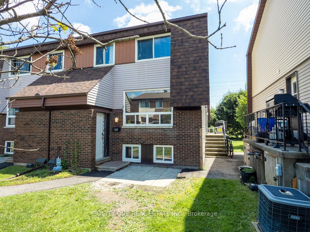 Photo 2 of 28D Woodvale Green, Ottawa, Craig Henry/Woodvale — HOMEH