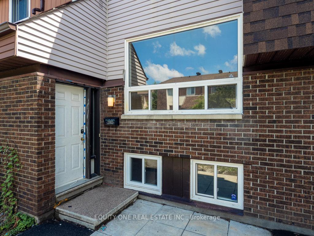 Photo 3 of 28D Woodvale Green, Ottawa, Craig Henry/Woodvale — HOMEH