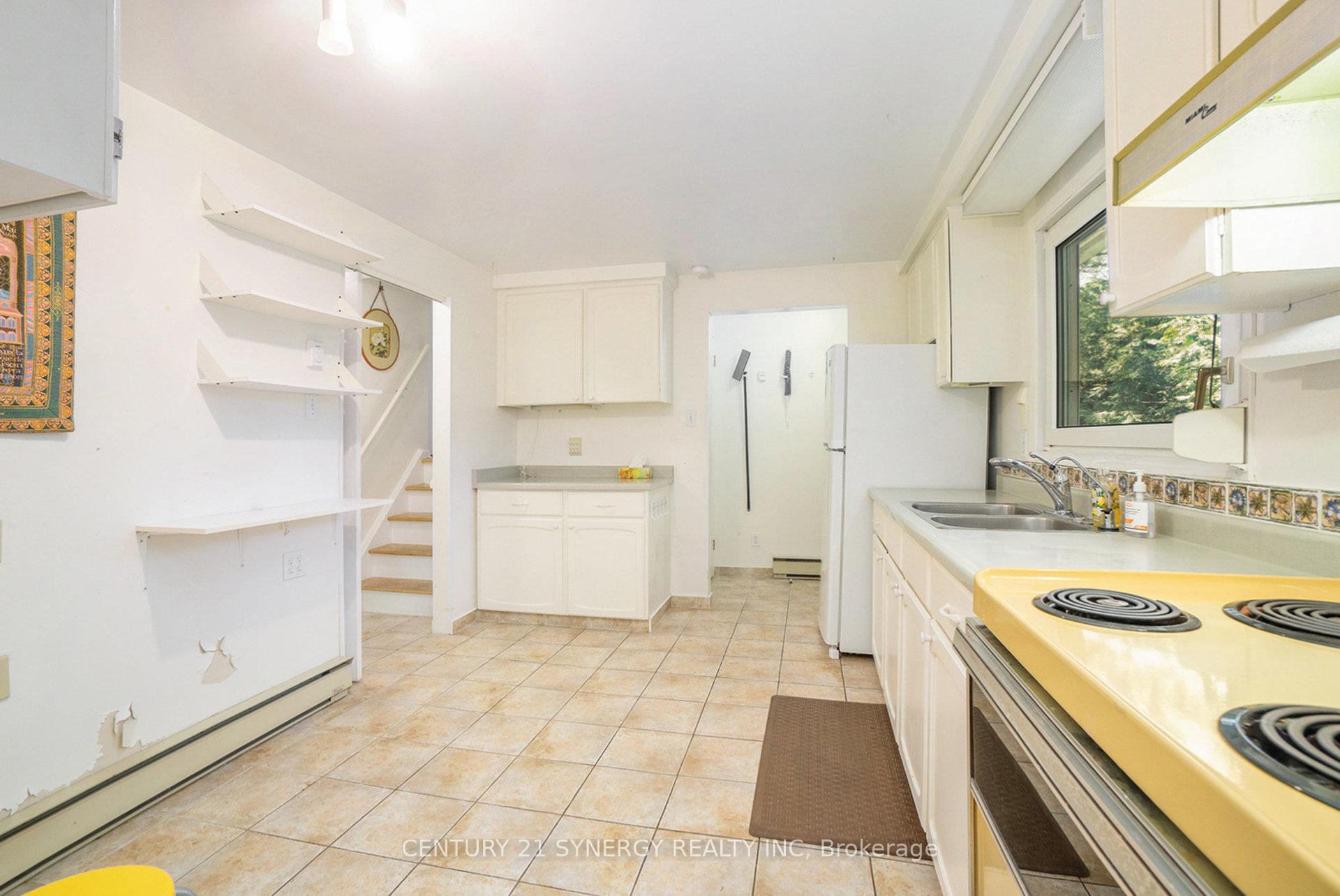 Photo 12 of 1408 Appleton Drive, Ottawa, Pineview — HOMEH