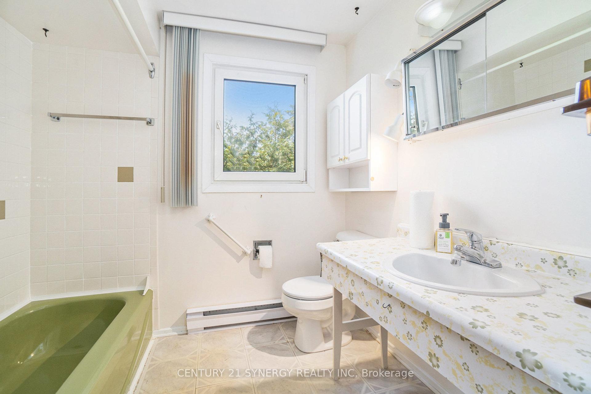 Photo 17 of 1408 Appleton Drive, Ottawa, Pineview — HOMEH