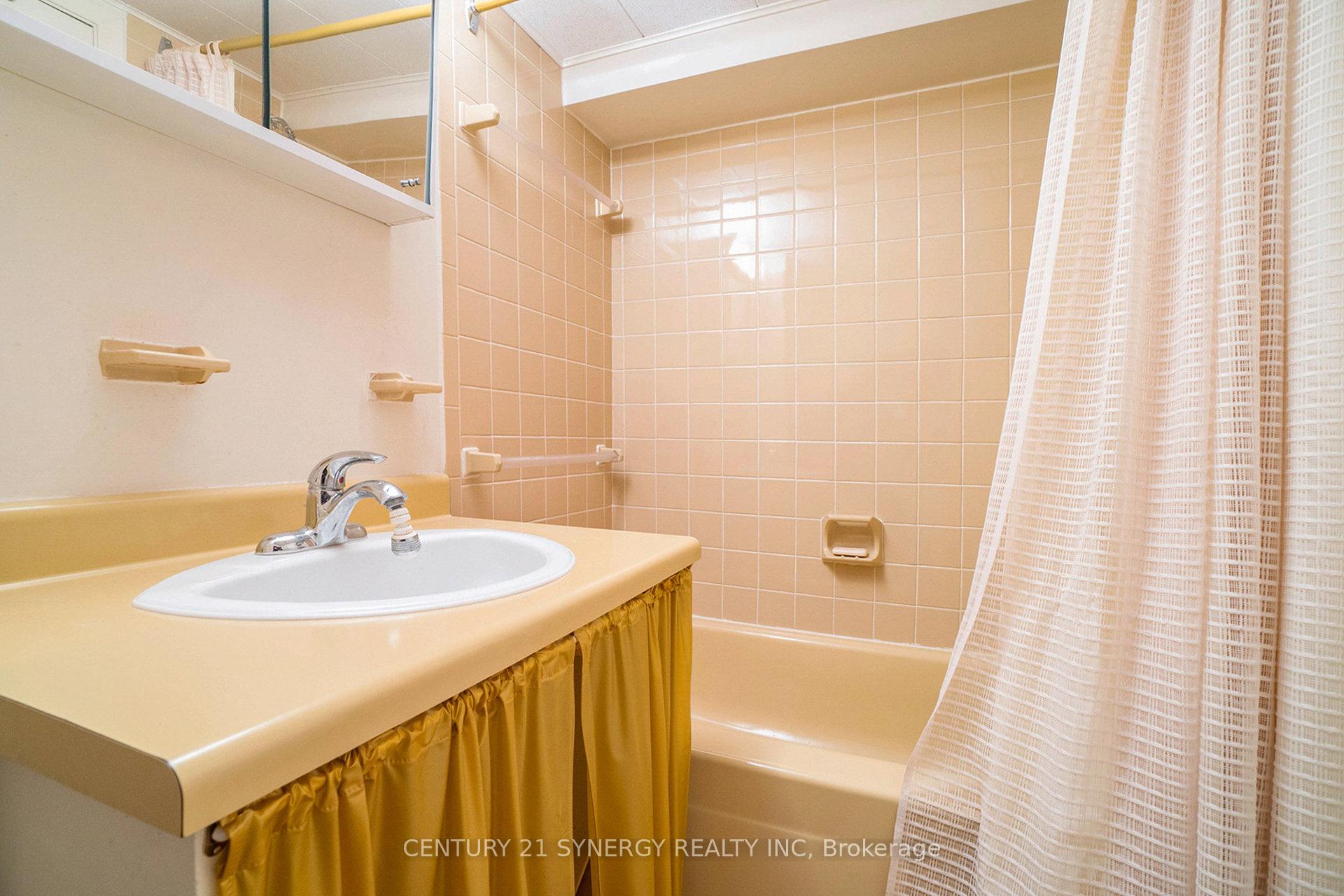 Photo 21 of 1408 Appleton Drive, Ottawa, Pineview — HOMEH