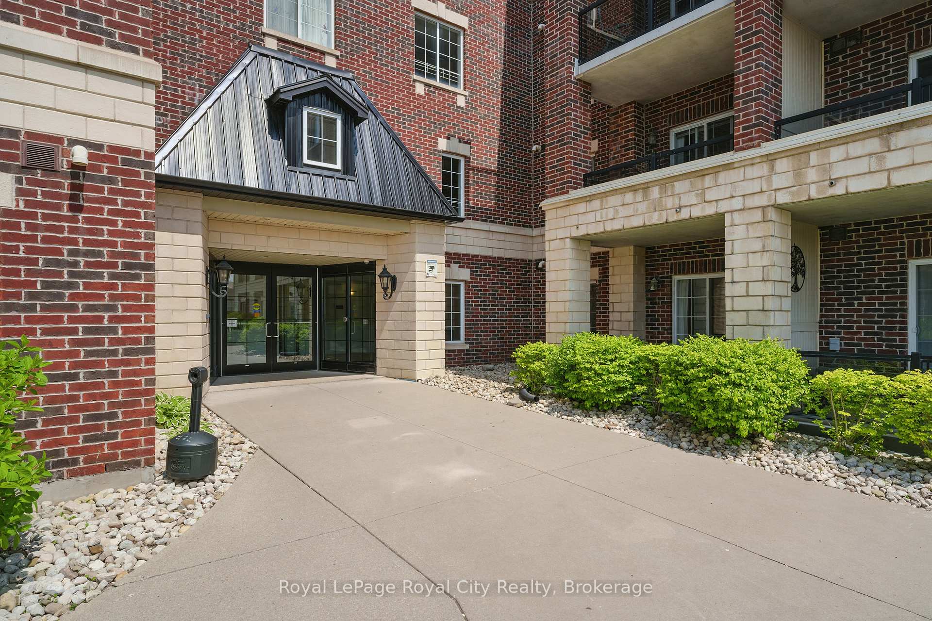 Front of Unit 415, 308 Watson Parkway N