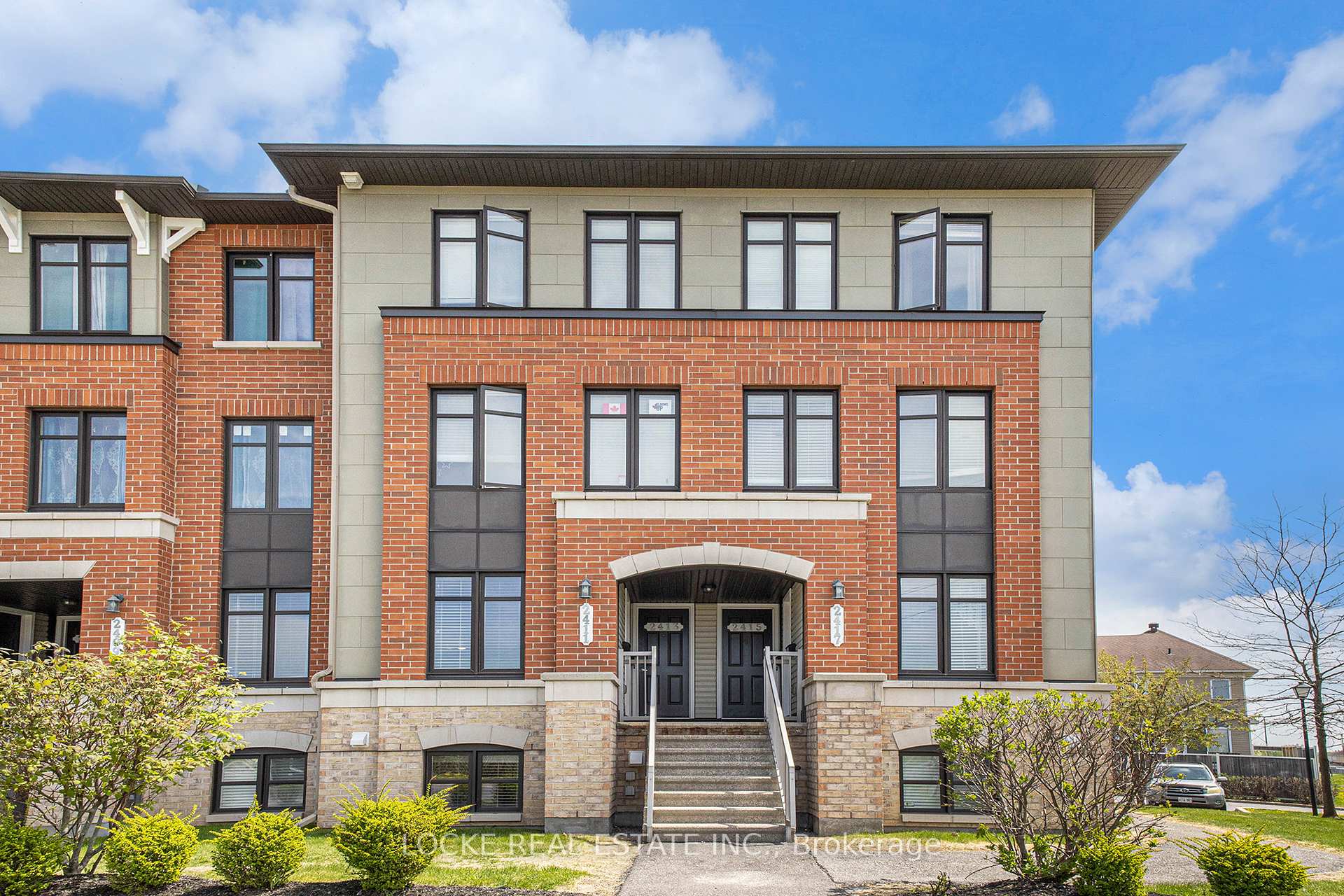 Photo 1 of 2411 Esprit Drive, Ottawa, Avalon East — HOMEH