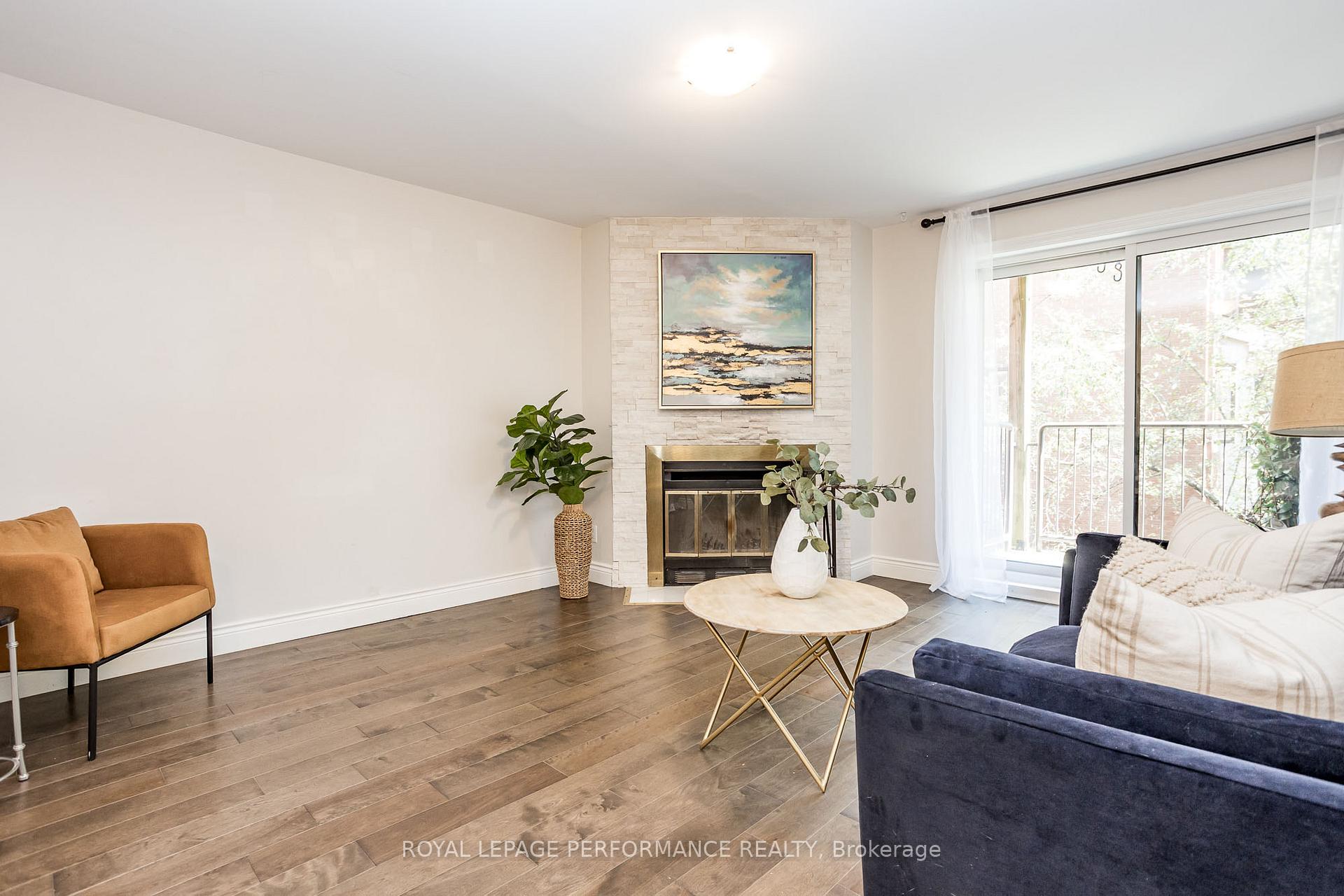 Photo 12 of 233 Mart Circle, Ottawa, Manor Park — HOMEH