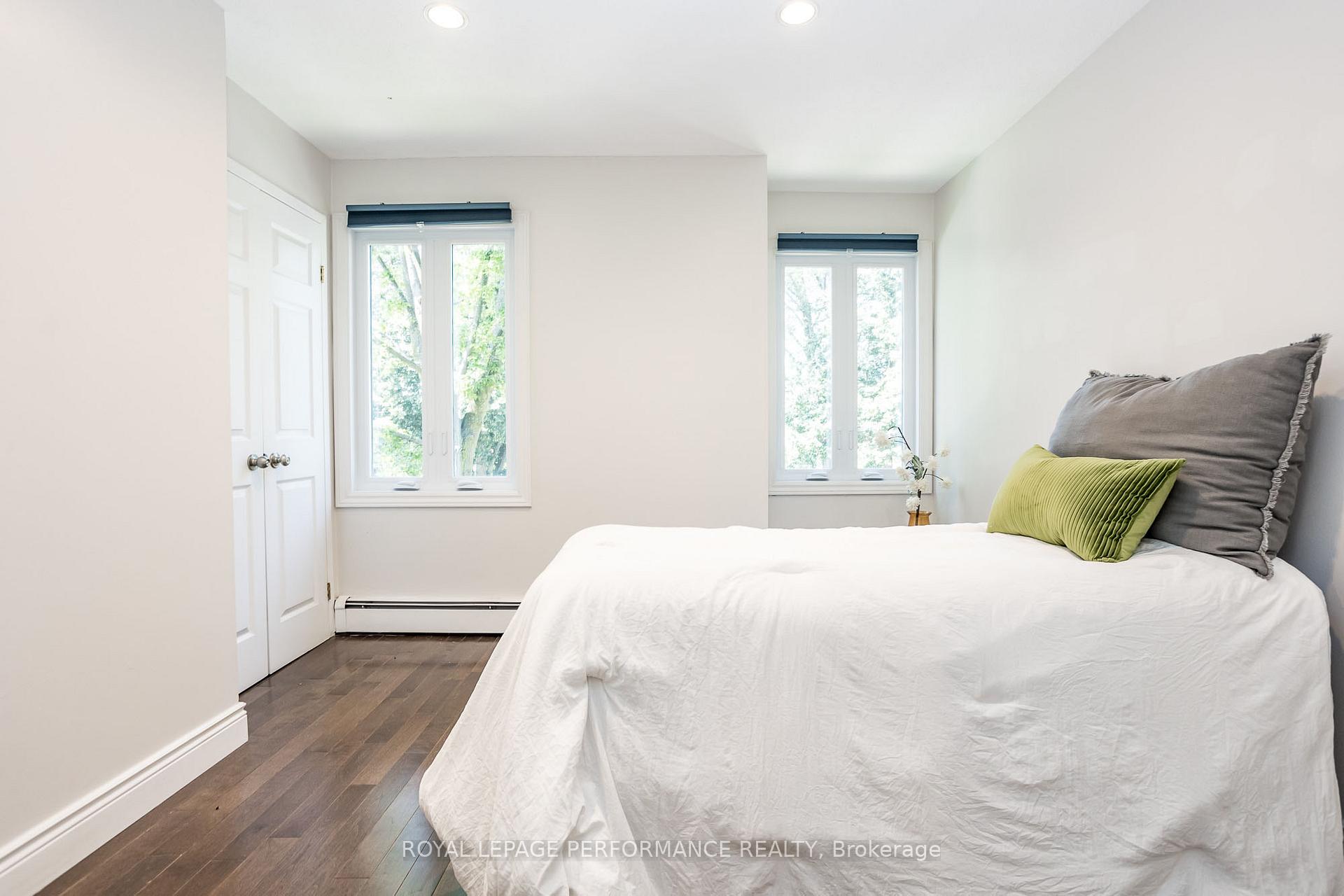 Photo 20 of 233 Mart Circle, Ottawa, Manor Park — HOMEH