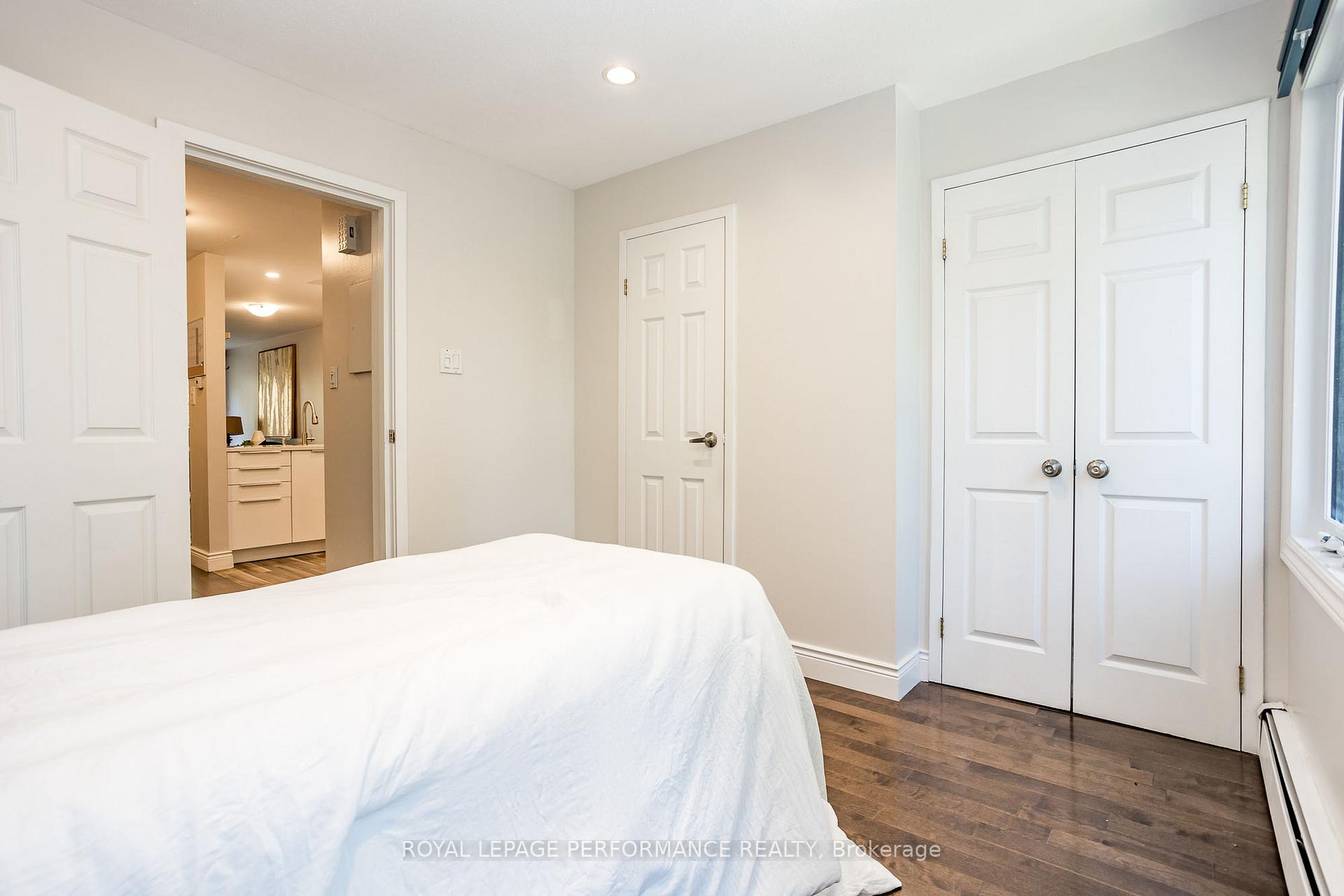 Photo 23 of 233 Mart Circle, Ottawa, Manor Park — HOMEH