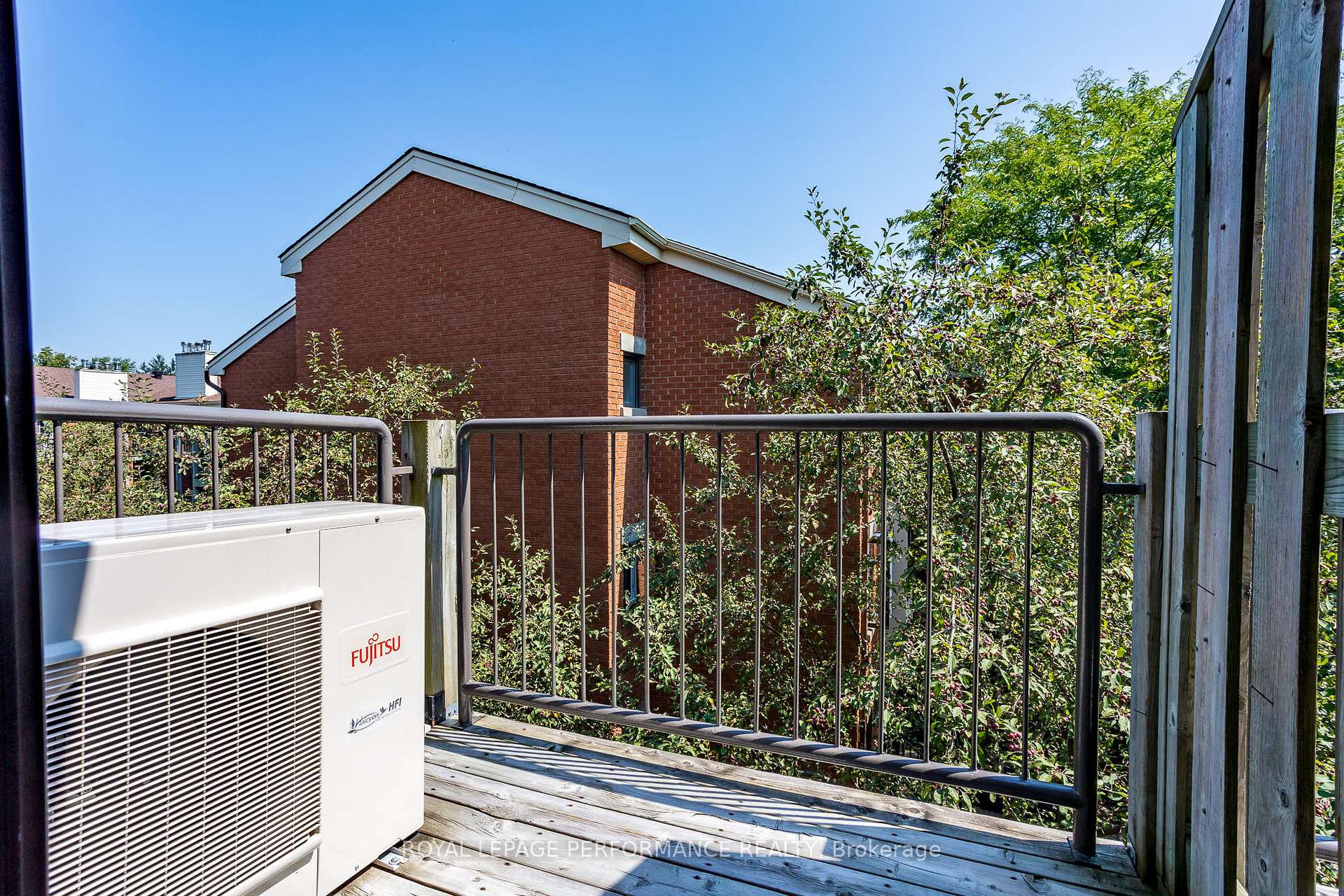 Photo 30 of 233 Mart Circle, Ottawa, Manor Park — HOMEH