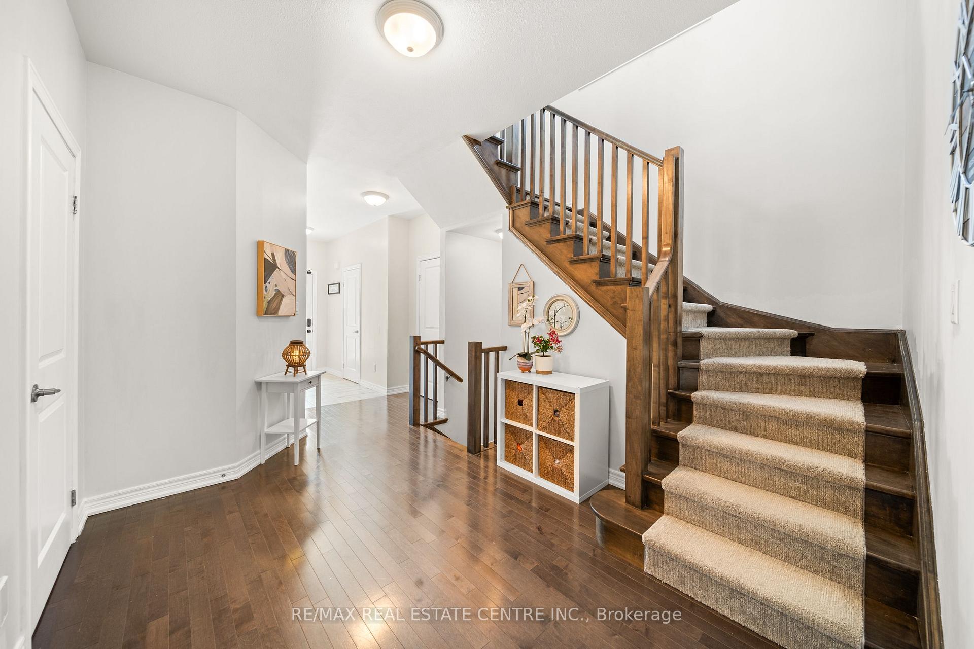 Photo 10 of Unit 16, 441 Stonehenge Drive, Hamilton, Ancaster — HOMEH