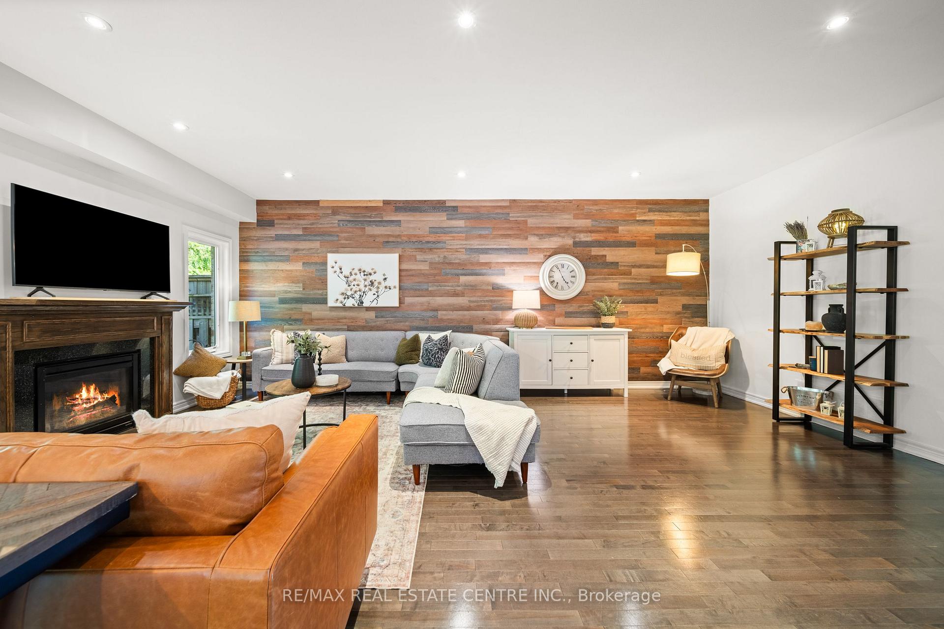Photo 14 of Unit 16, 441 Stonehenge Drive, Hamilton, Ancaster — HOMEH