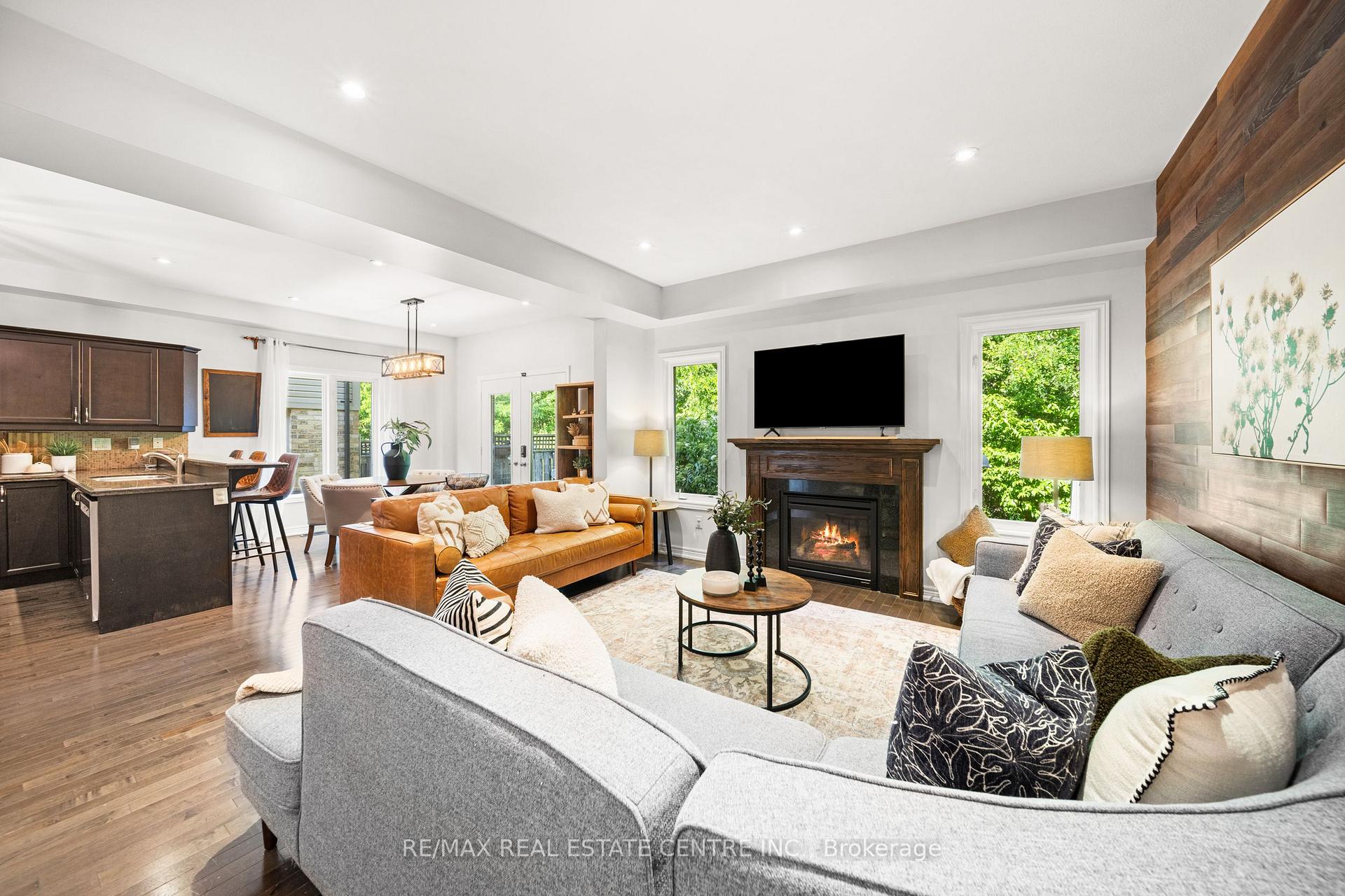 Photo 18 of Unit 16, 441 Stonehenge Drive, Hamilton, Ancaster — HOMEH