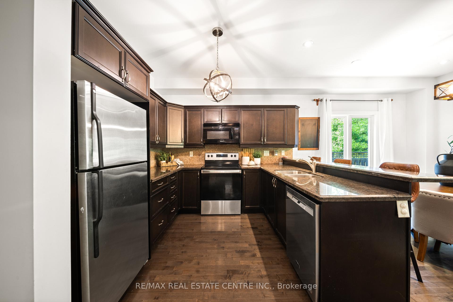 Photo 22 of Unit 16, 441 Stonehenge Drive, Hamilton, Ancaster — HOMEH