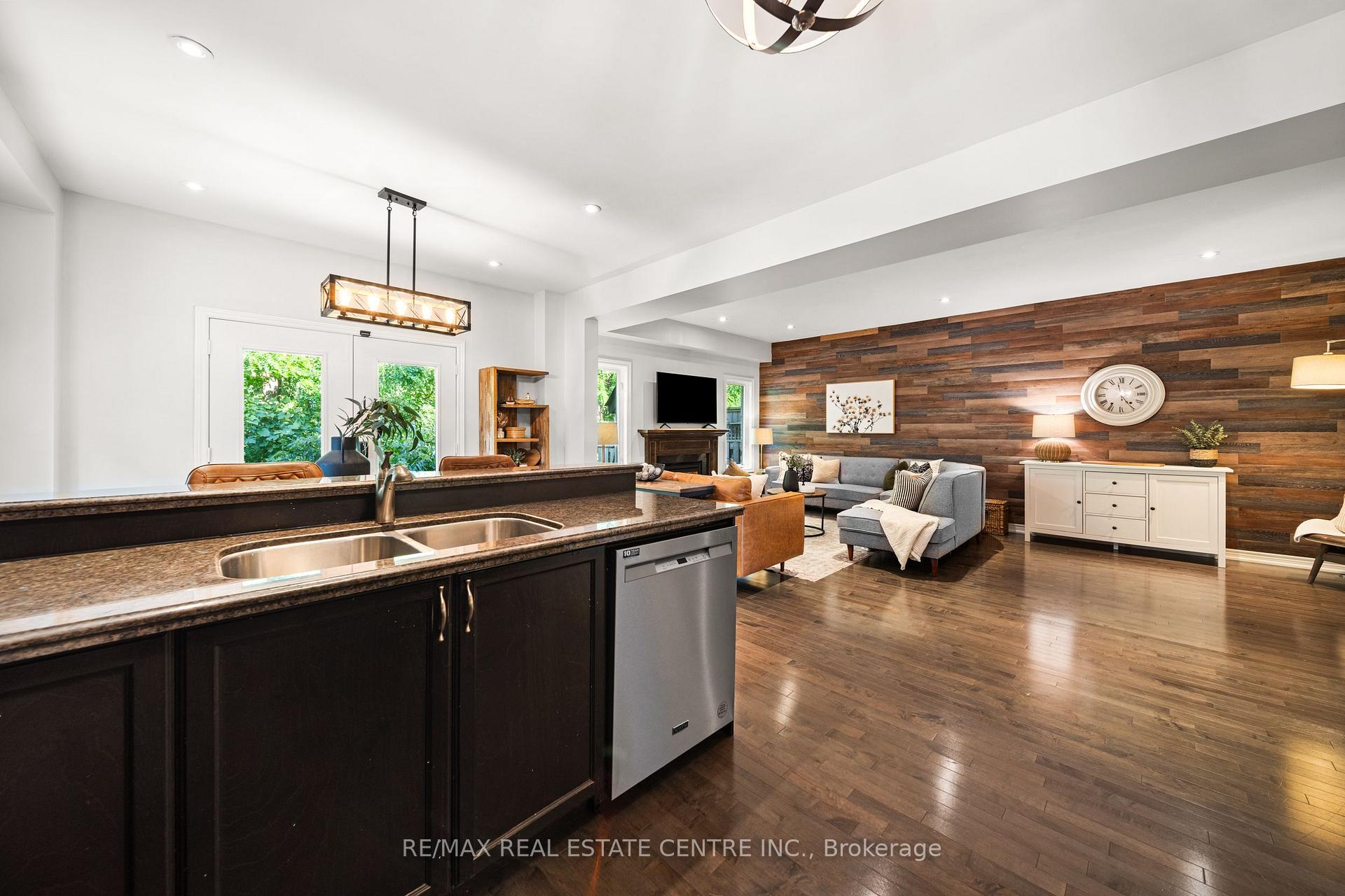 Photo 24 of Unit 16, 441 Stonehenge Drive, Hamilton, Ancaster — HOMEH