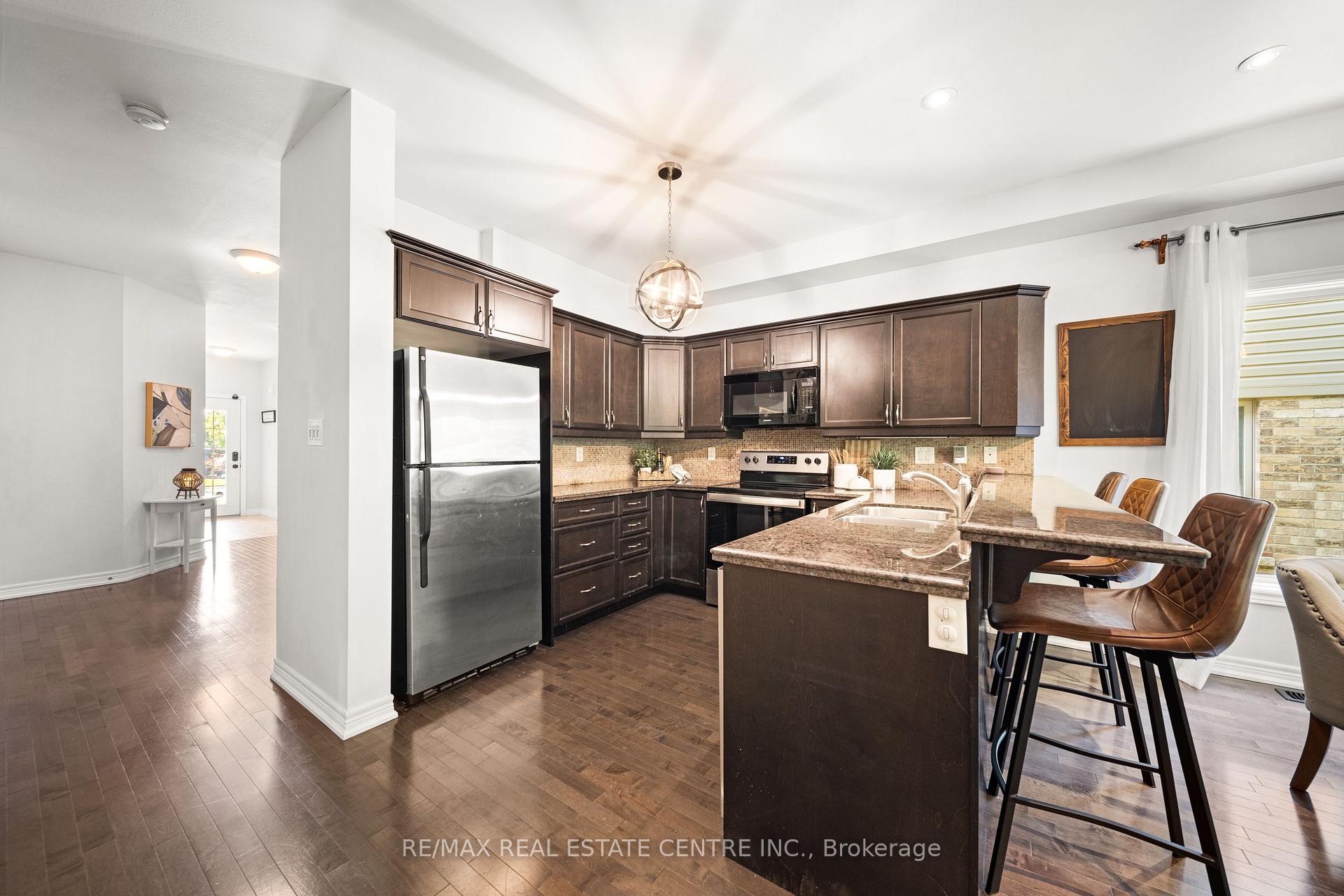 Photo 25 of Unit 16, 441 Stonehenge Drive, Hamilton, Ancaster — HOMEH