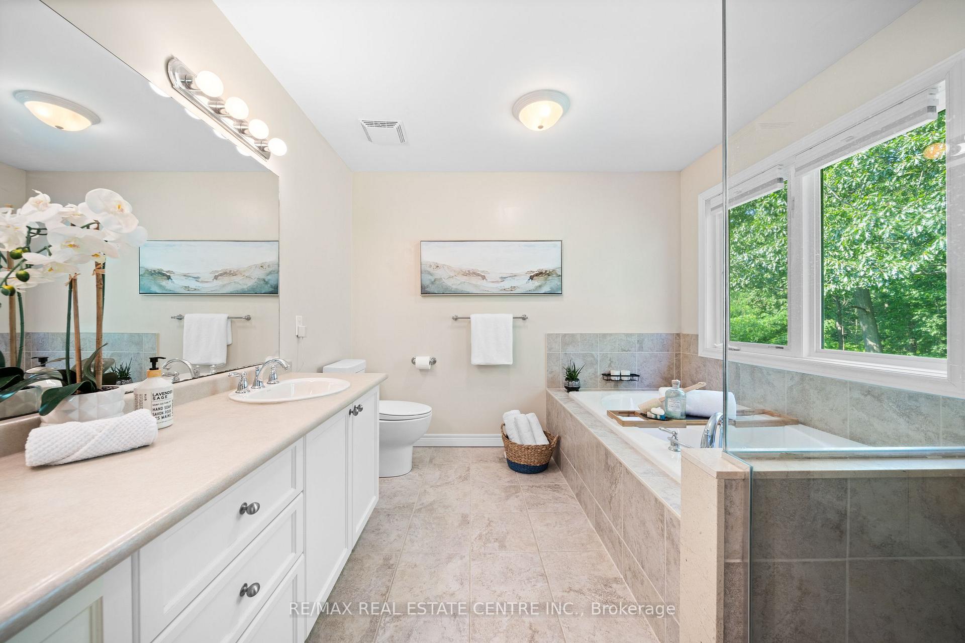 Photo 35 of Unit 16, 441 Stonehenge Drive, Hamilton, Ancaster — HOMEH
