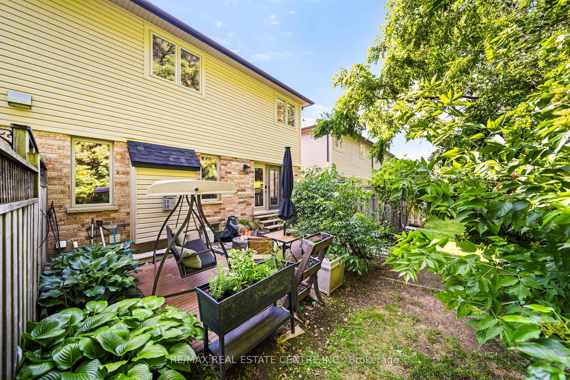 Photo 45 of Unit 16, 441 Stonehenge Drive, Hamilton, Ancaster — HOMEH