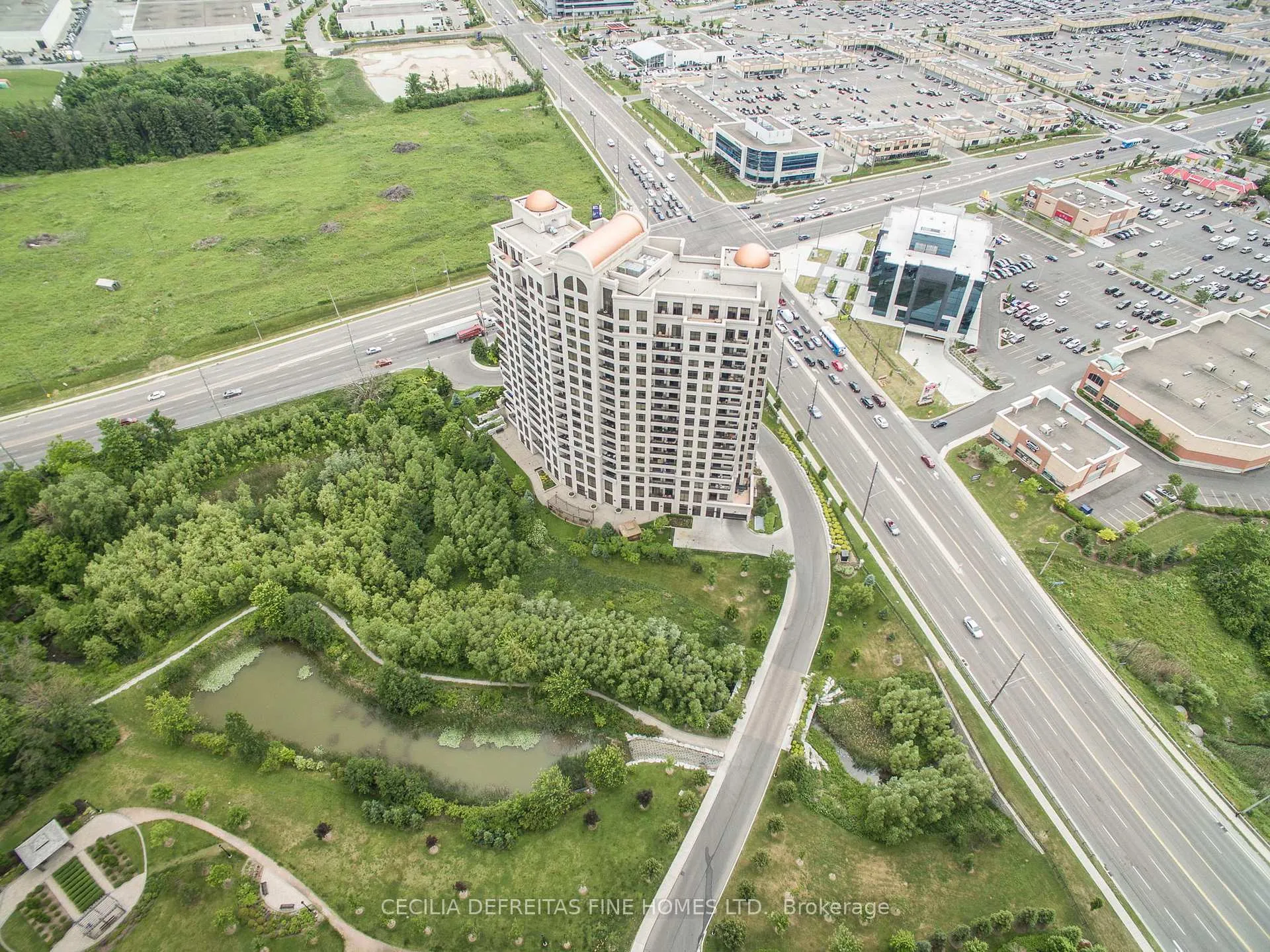 Photo 4 of Unit 1616, 9225 Jane Street, Vaughan, Maple — HOMEH