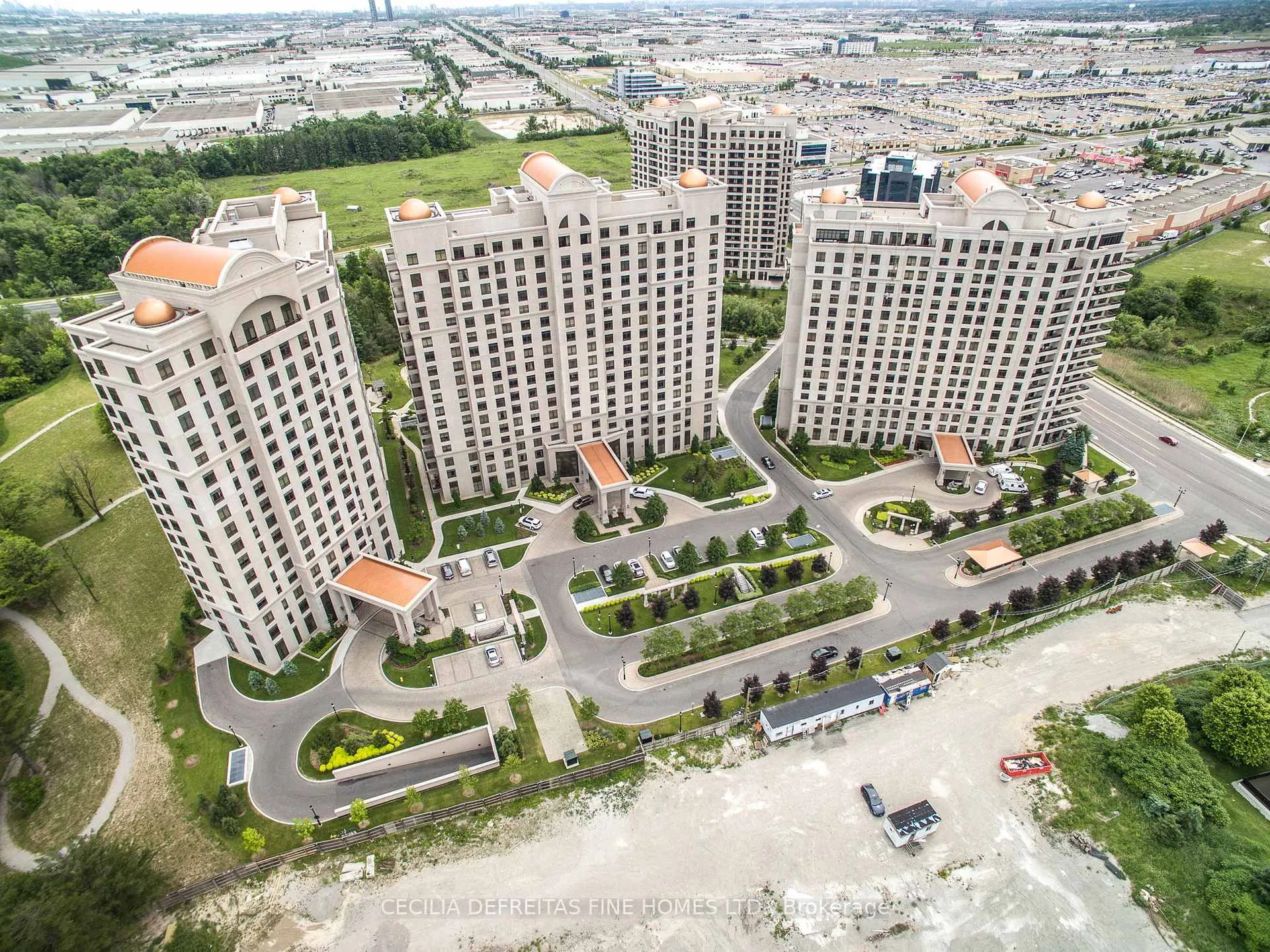 Photo 5 of Unit 1616, 9225 Jane Street, Vaughan, Maple — HOMEH
