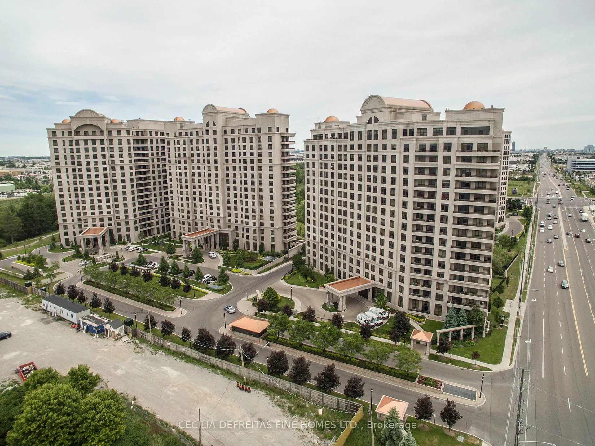 Photo 6 of Unit 1616, 9225 Jane Street, Vaughan, Maple — HOMEH